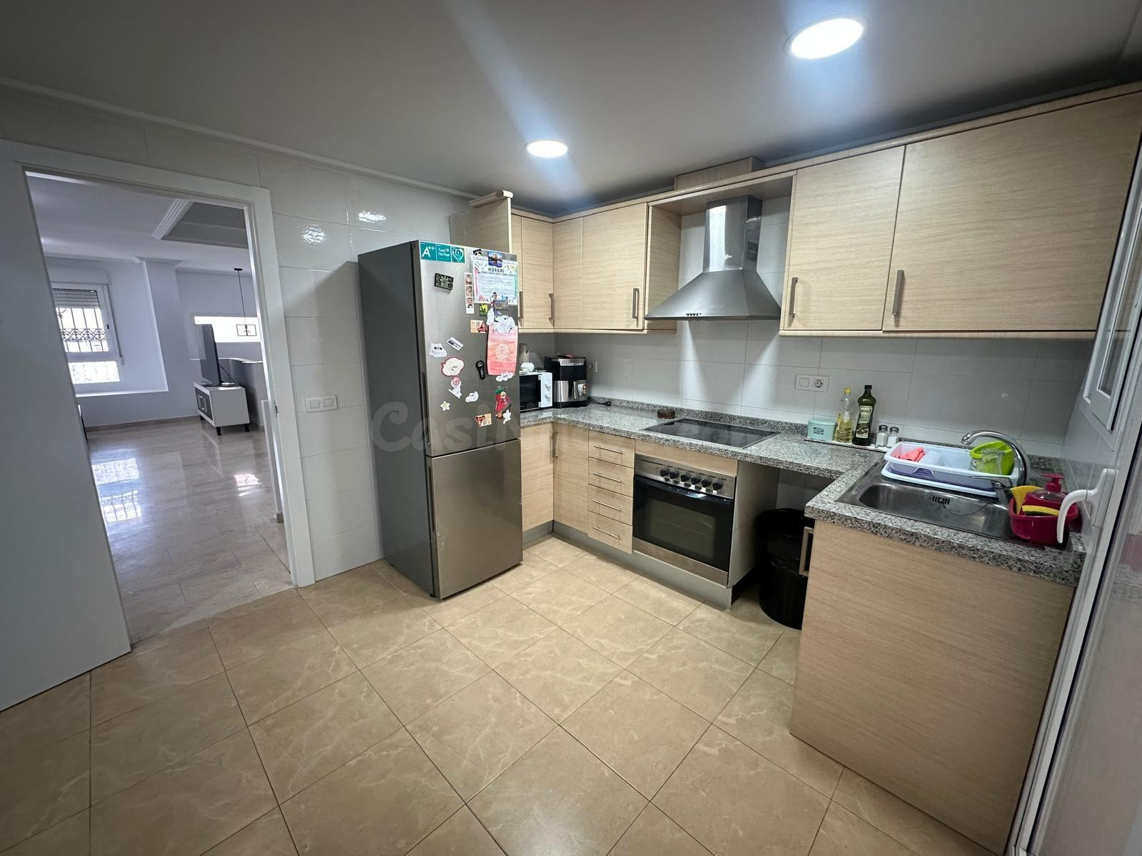 Casa adosada reformada de 254 m2 con garaje y terrazas en Mo - foto 5
