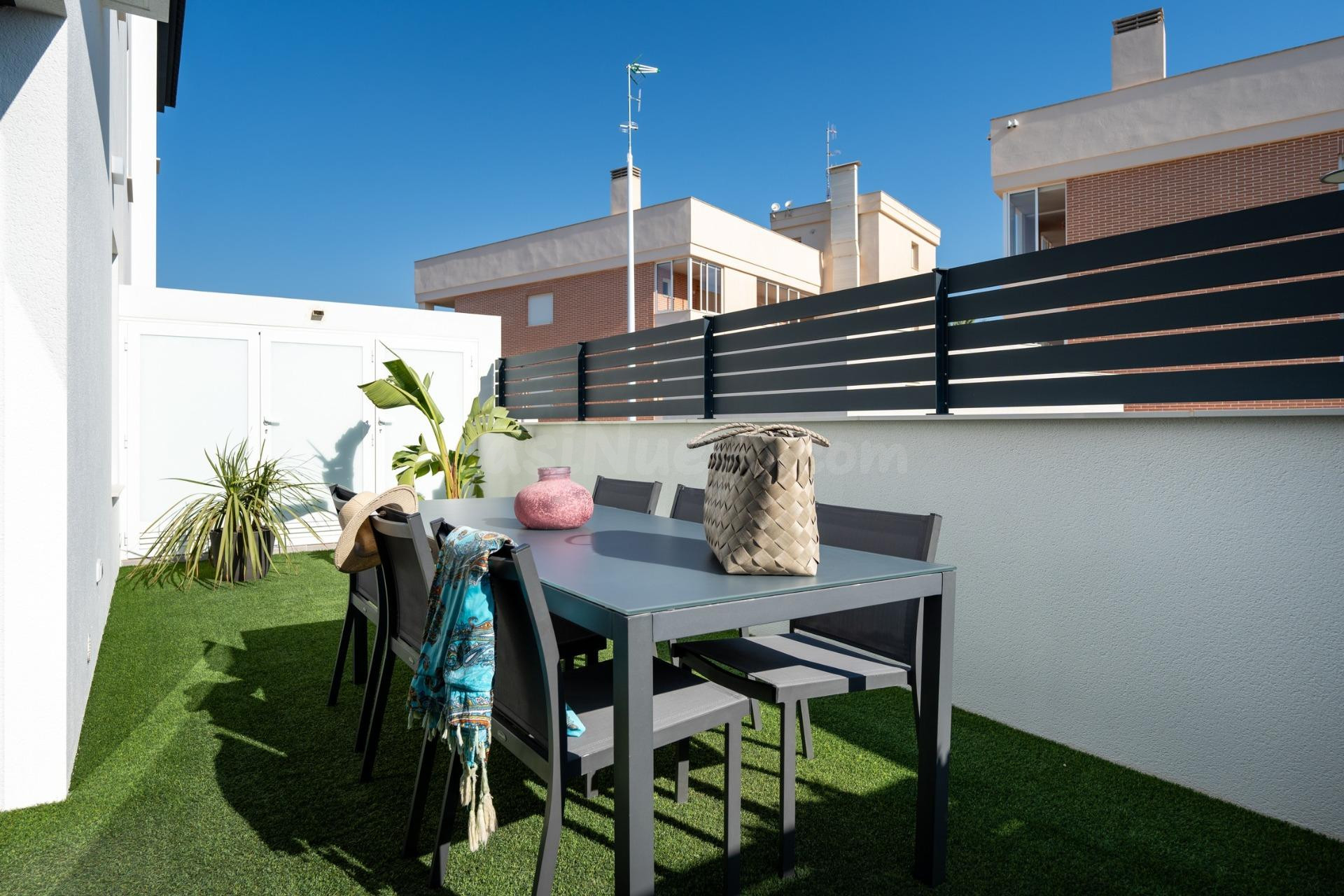 BUNGALOWS DE 3 DORMITORIOS EN RESIDENCIAL EXCLUSIVO EN GRAN  - foto 4