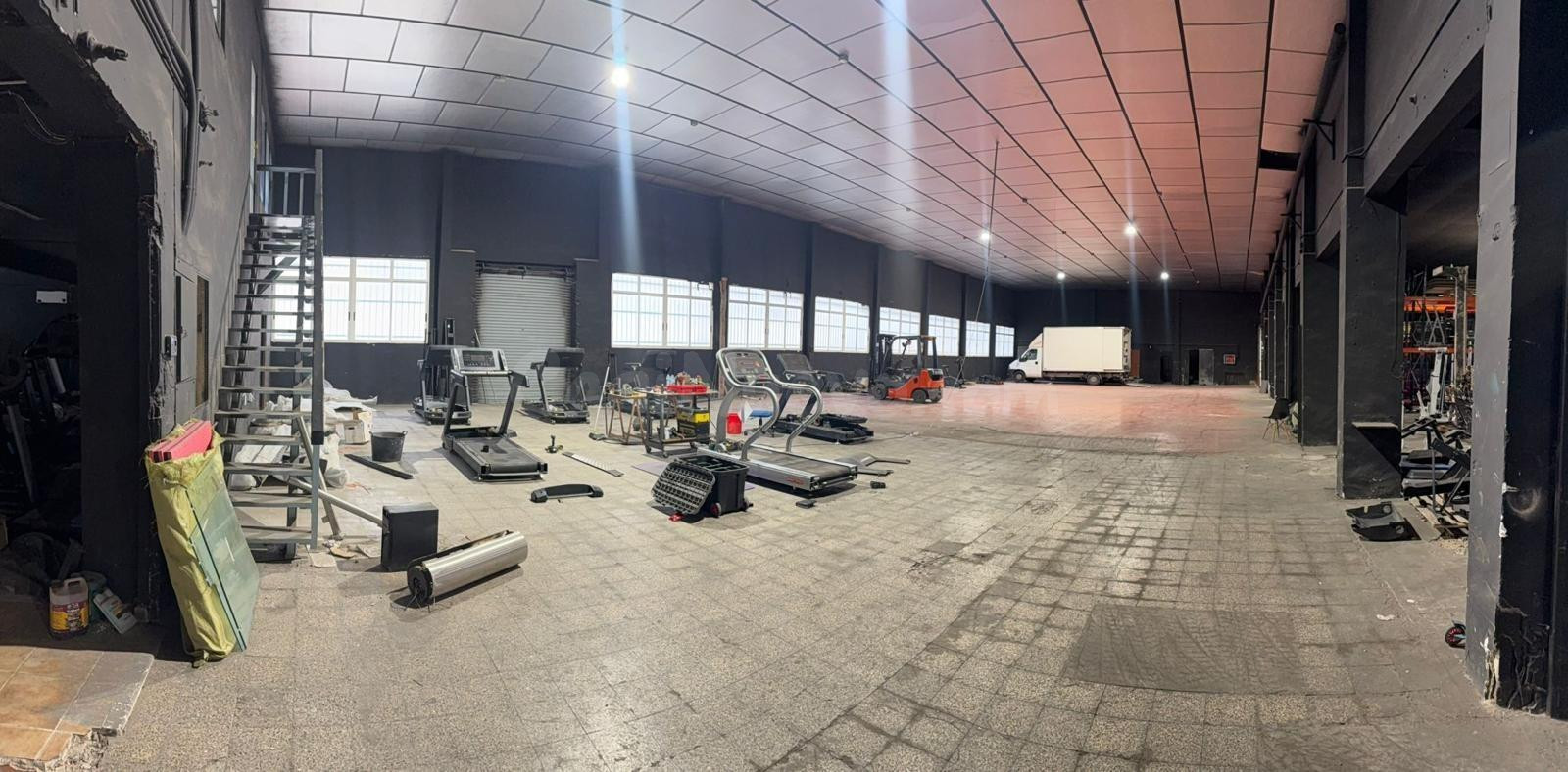 Nave industrial en venta en Monóvar – 122 m2 lista para tu n - foto 2