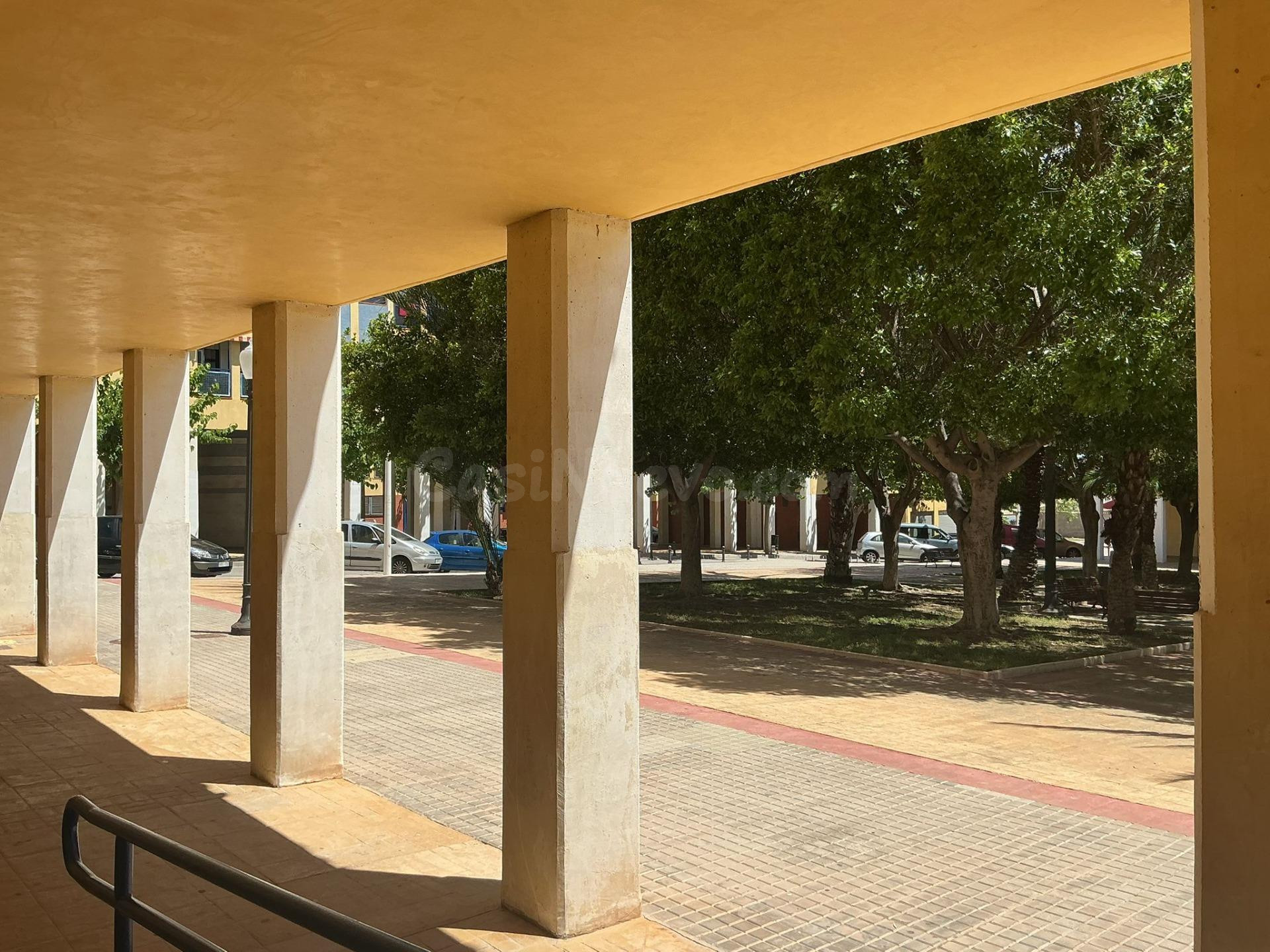 SE VENDE PISO CERCA DEL CENTRO COMERCIAL