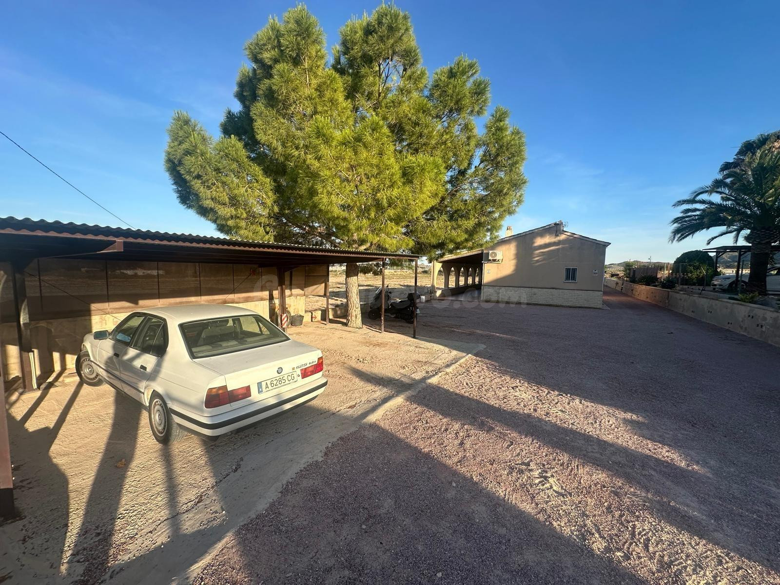 Chalet independiente con gran parcela en La Horna Baja, Nove