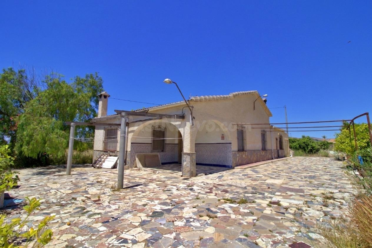 Chalet con Nave en matola