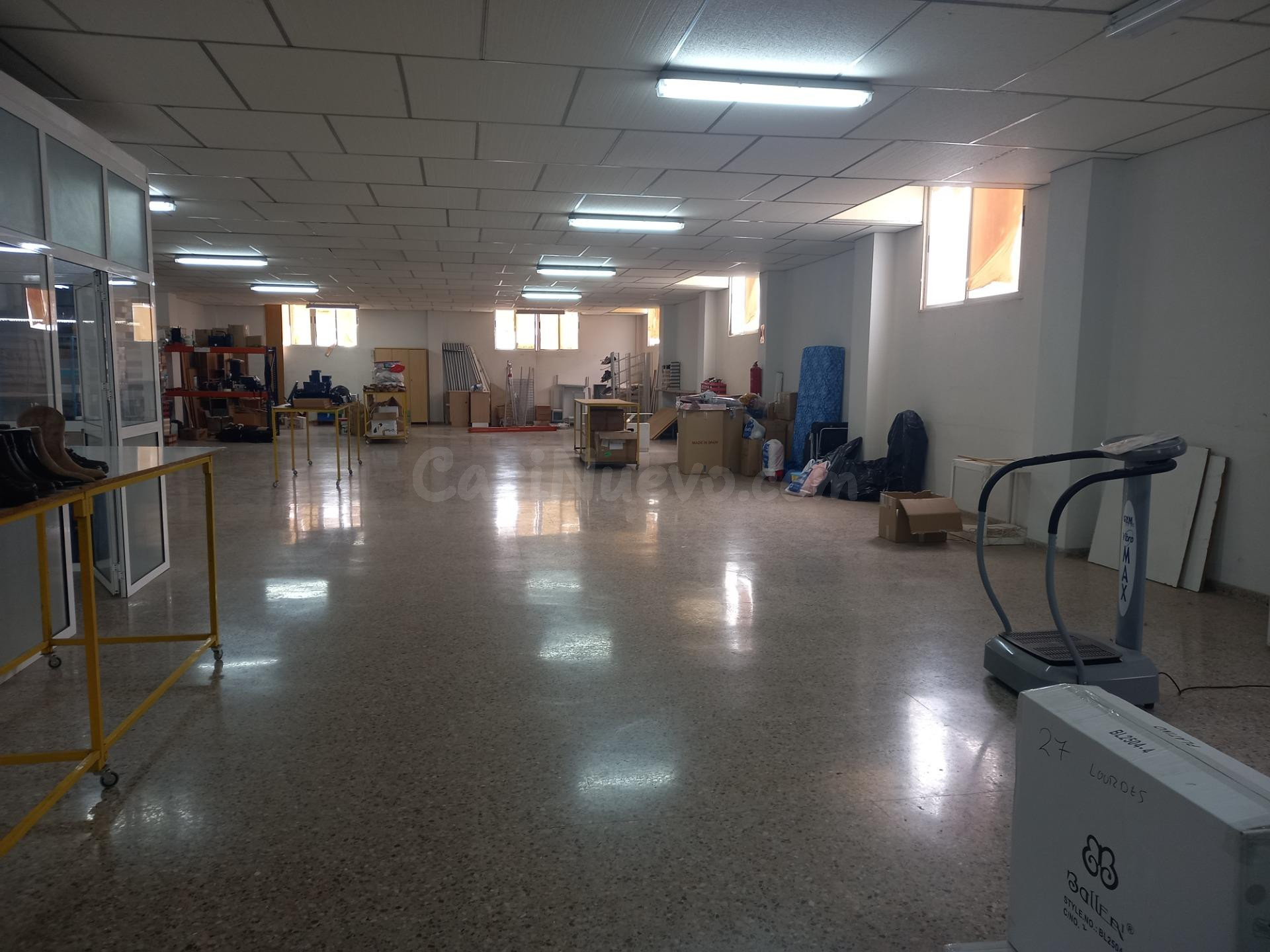 SE ALQUILA NAVE - foto 3