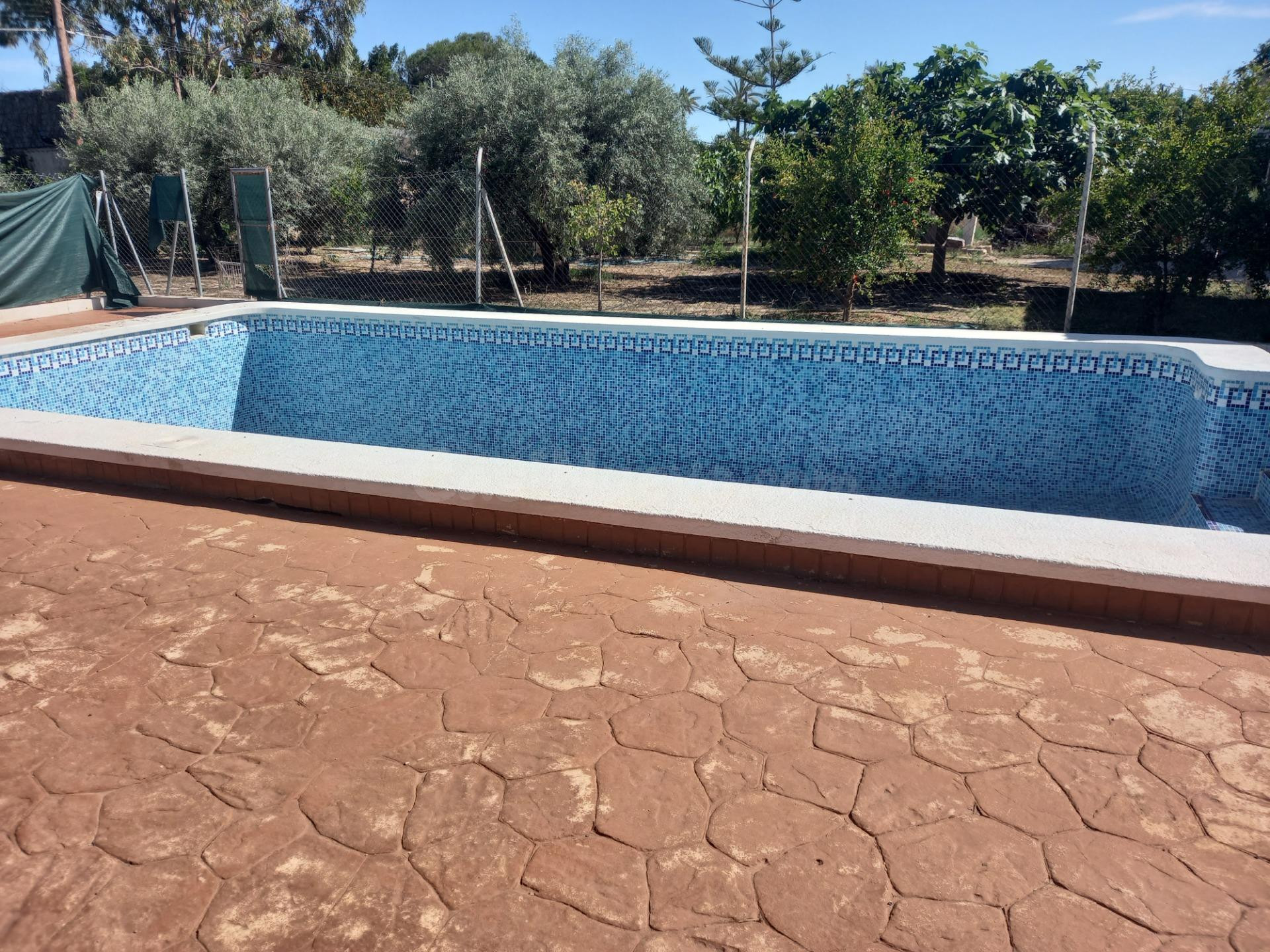 SE VENDE CASA DE CAMPO CON NAVE