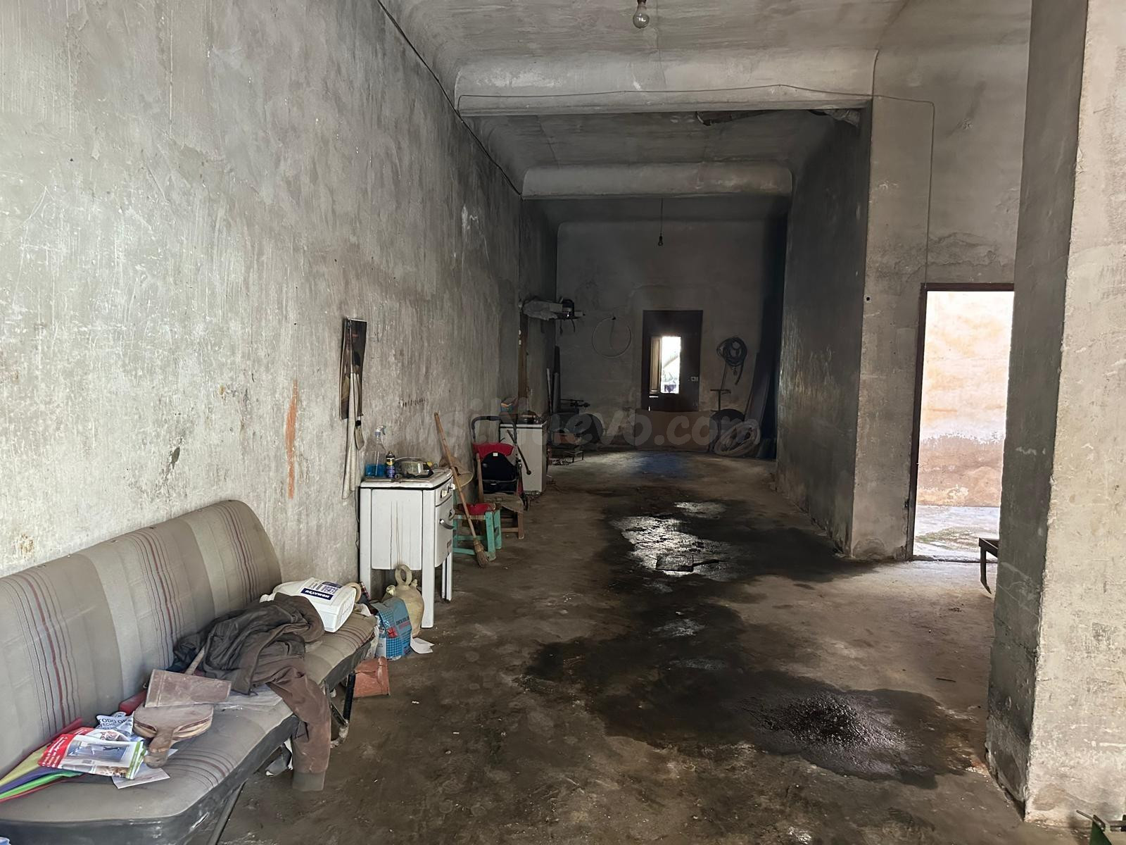 ✨ ¡Amplia vivienda con almacén incluido y gran potencial en  - foto 2