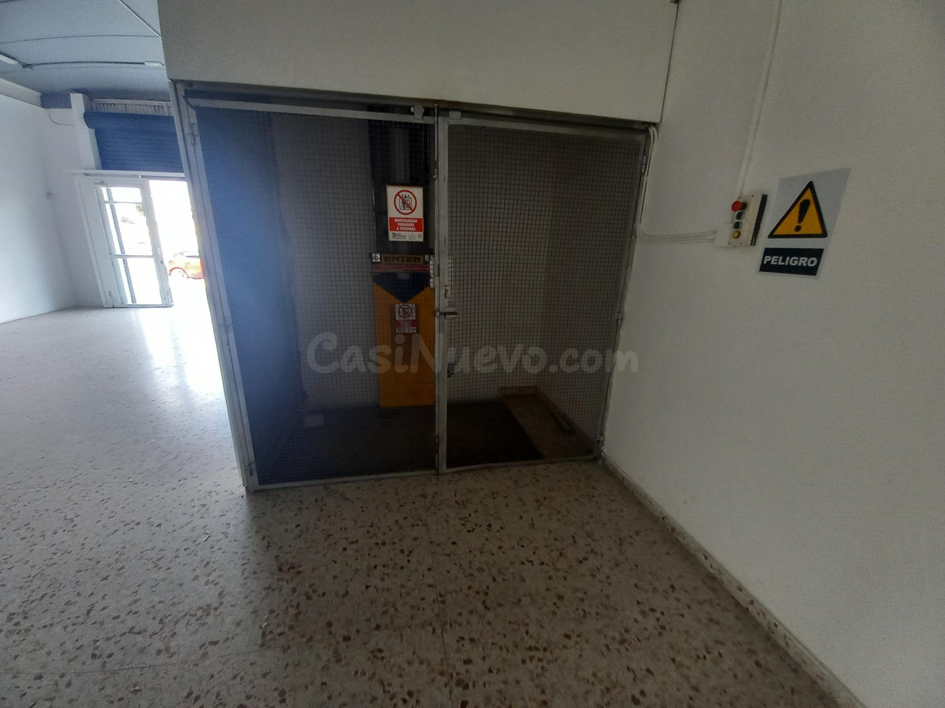 Se alquila nave - foto 5
