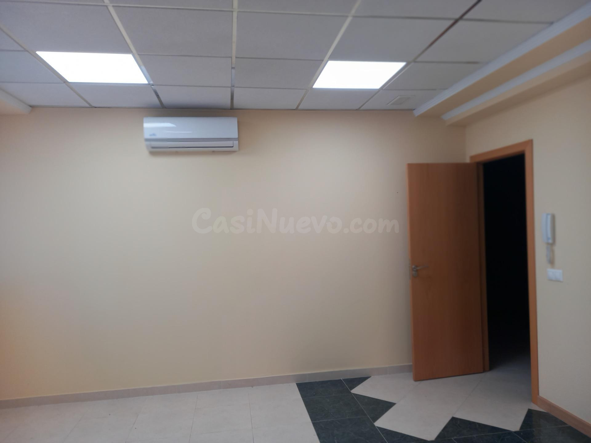 Se alquila oficina - foto 3