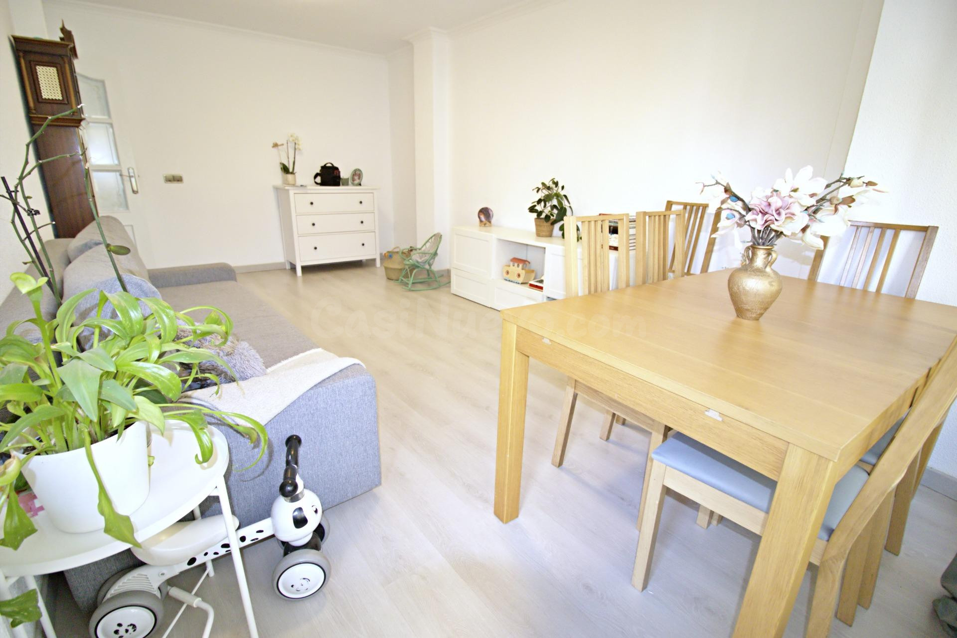 Piso reformado en venta,con solarium y patio privado, junto Plaza Crevillente (Elche) - foto 2