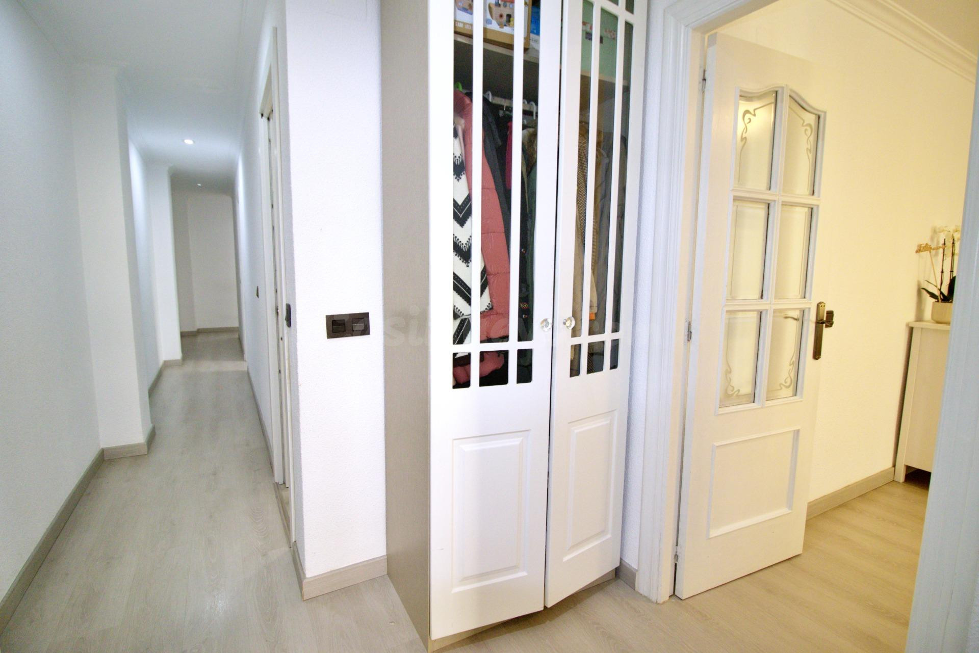 Piso reformado en venta,con solarium y patio privado, junto Plaza Crevillente (Elche) - foto 5
