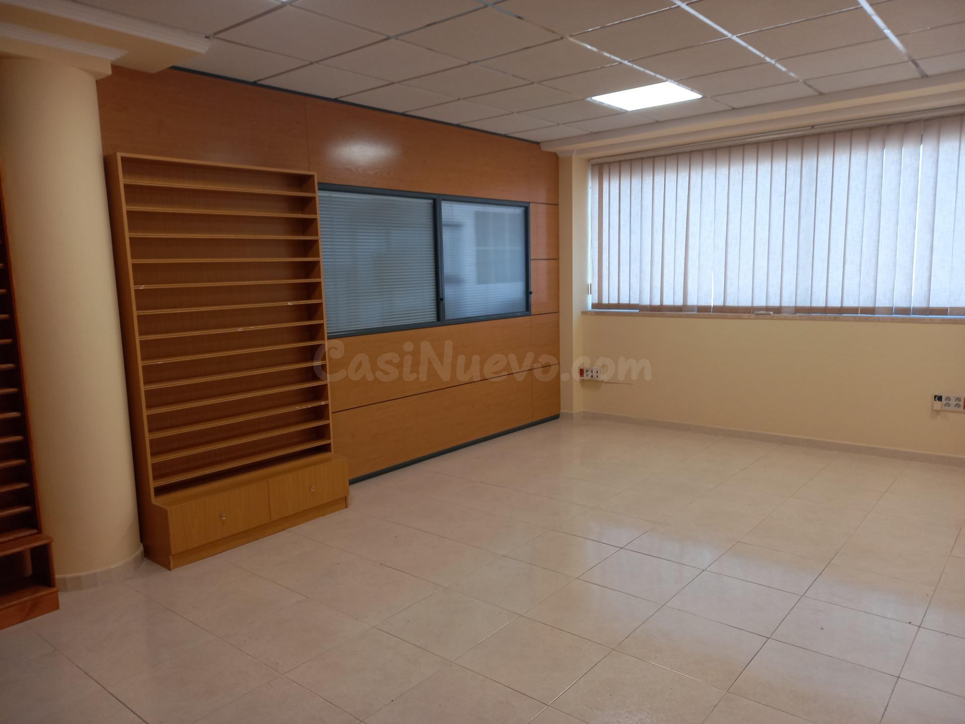 Se alquila oficina entresuelo. - foto 4