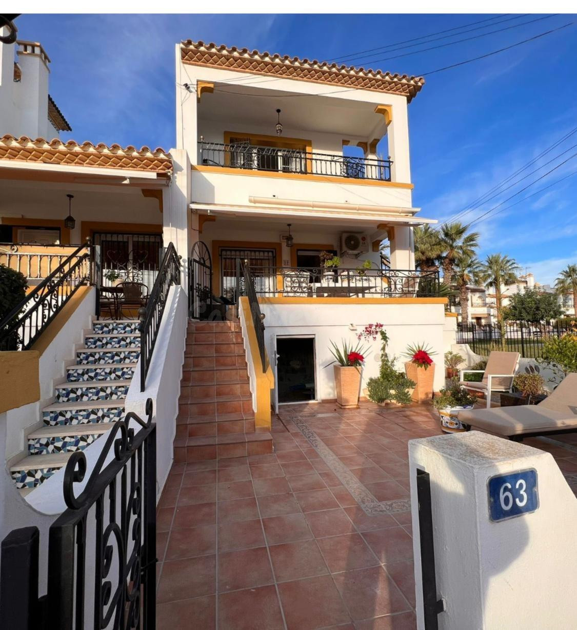 Bungalow en planta baja de esquina con piscina, cerca de Zen