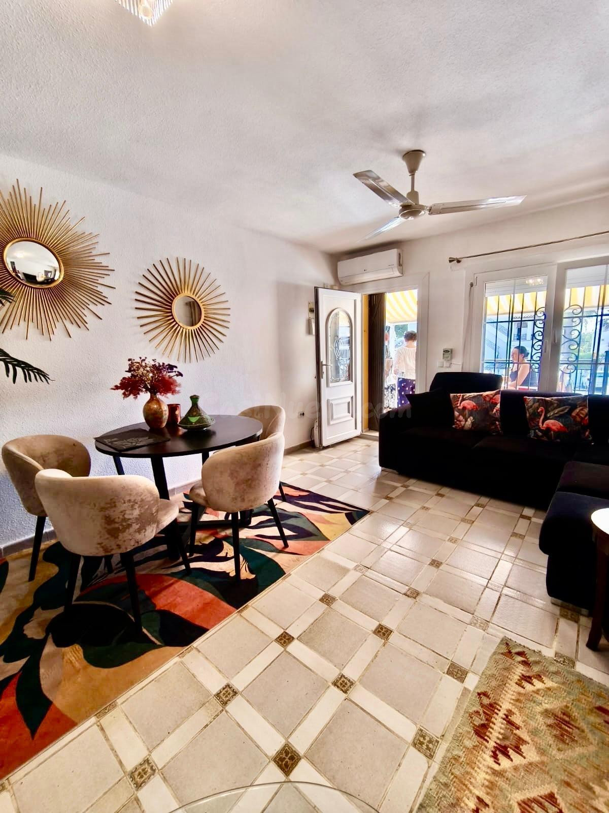 Bungalow en planta baja de esquina con piscina, cerca de Zen - foto 4