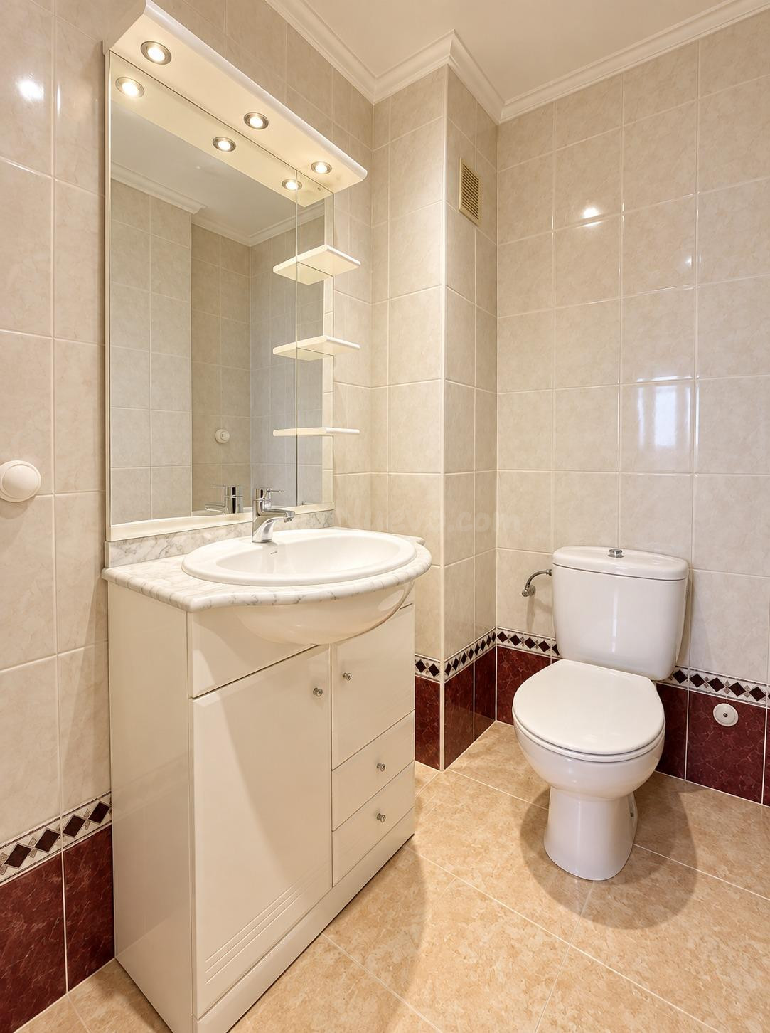 AMPLIA VIVIENDA CON GARAJE DOBLE, TRASTERO Y ASCENSOR EN LA  - foto 5