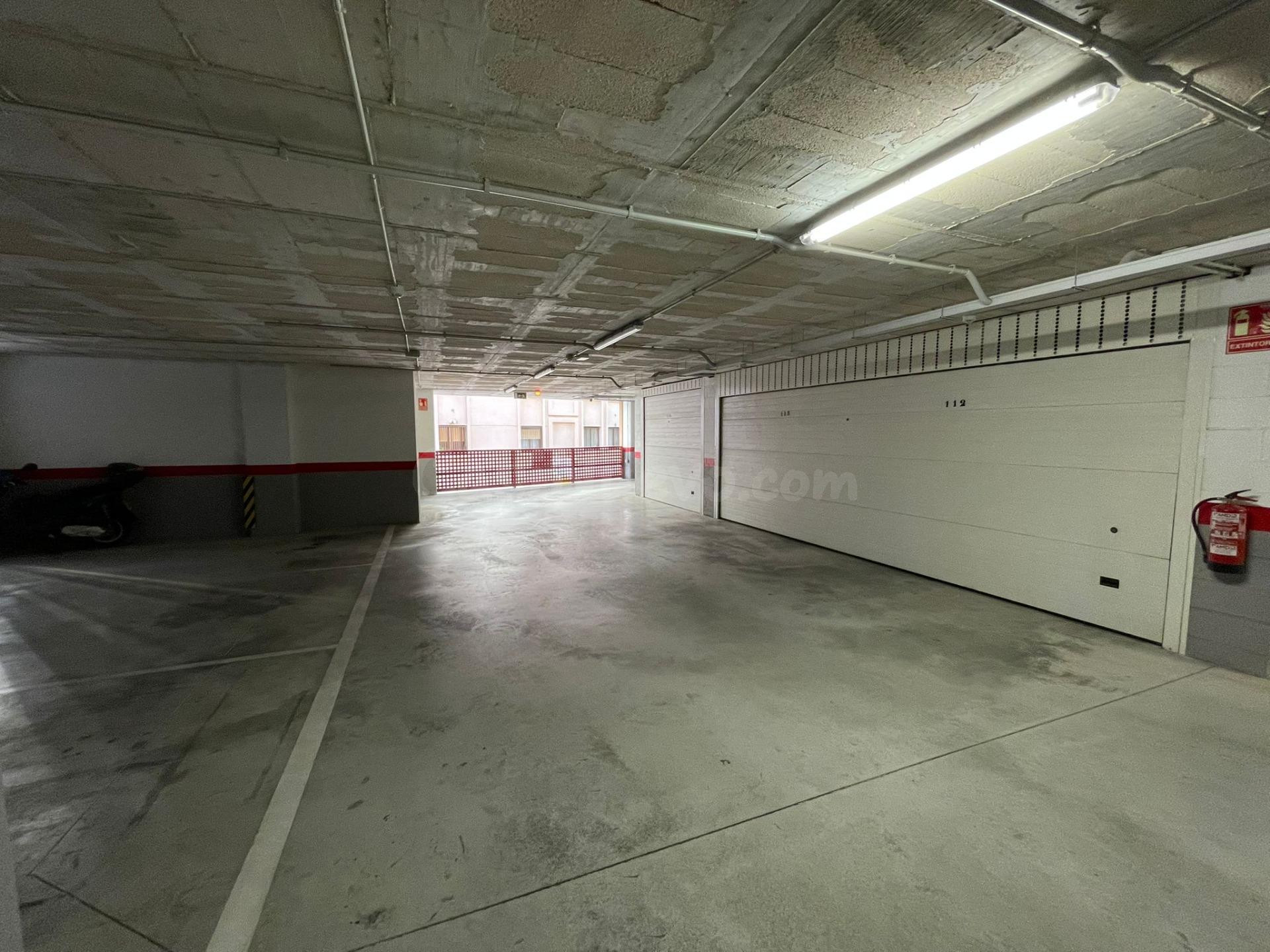 Plaza de garaje cabinada en venta en  Benidorm, centro. - foto 2