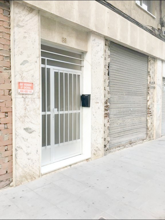 amplio local de origen