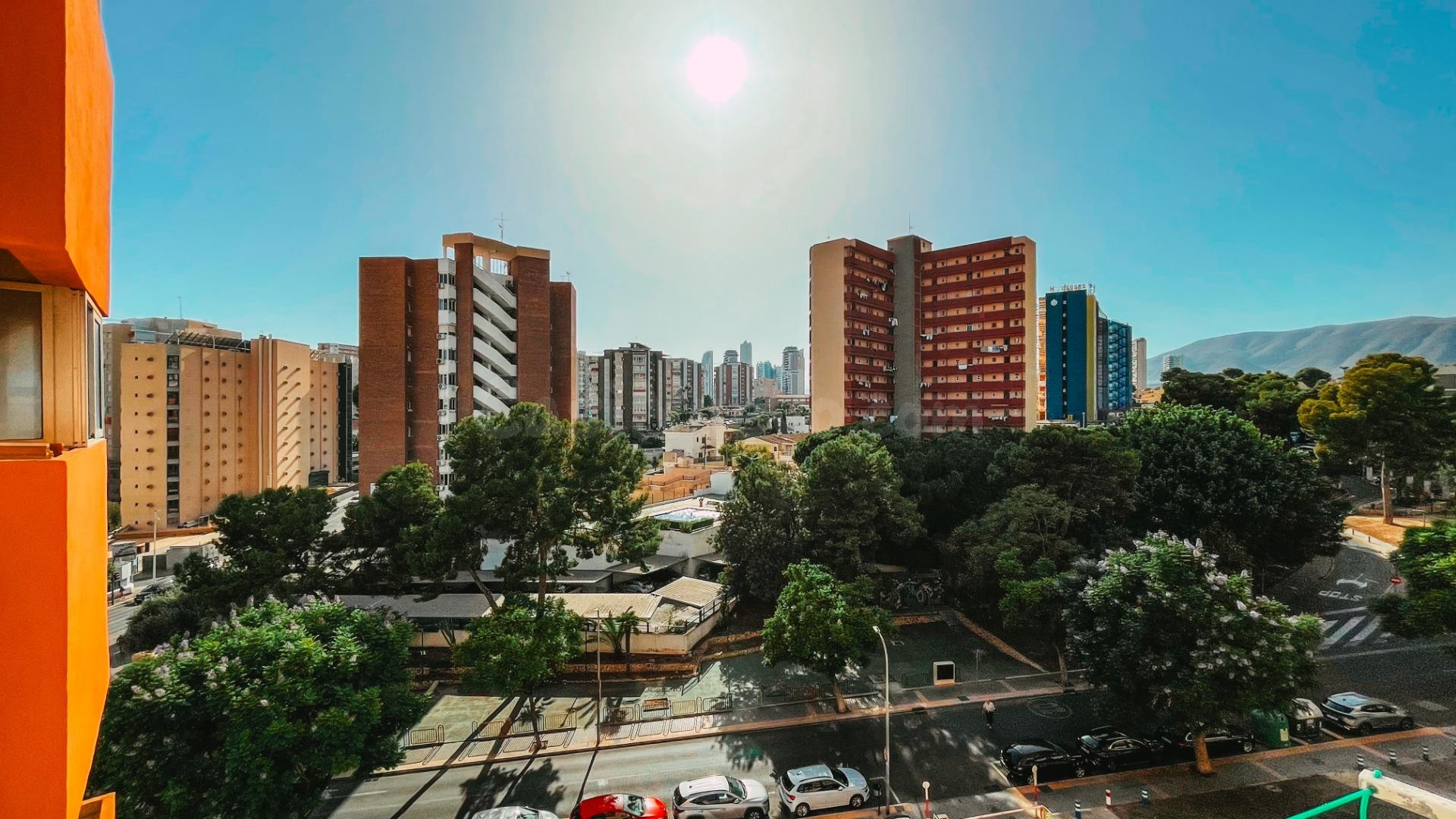 APARTAMENTO EN VENTA DE 1 DORMITORIO CON PARKING Y PISCINA Y A ESCASOS METROS DE LA PLAYA