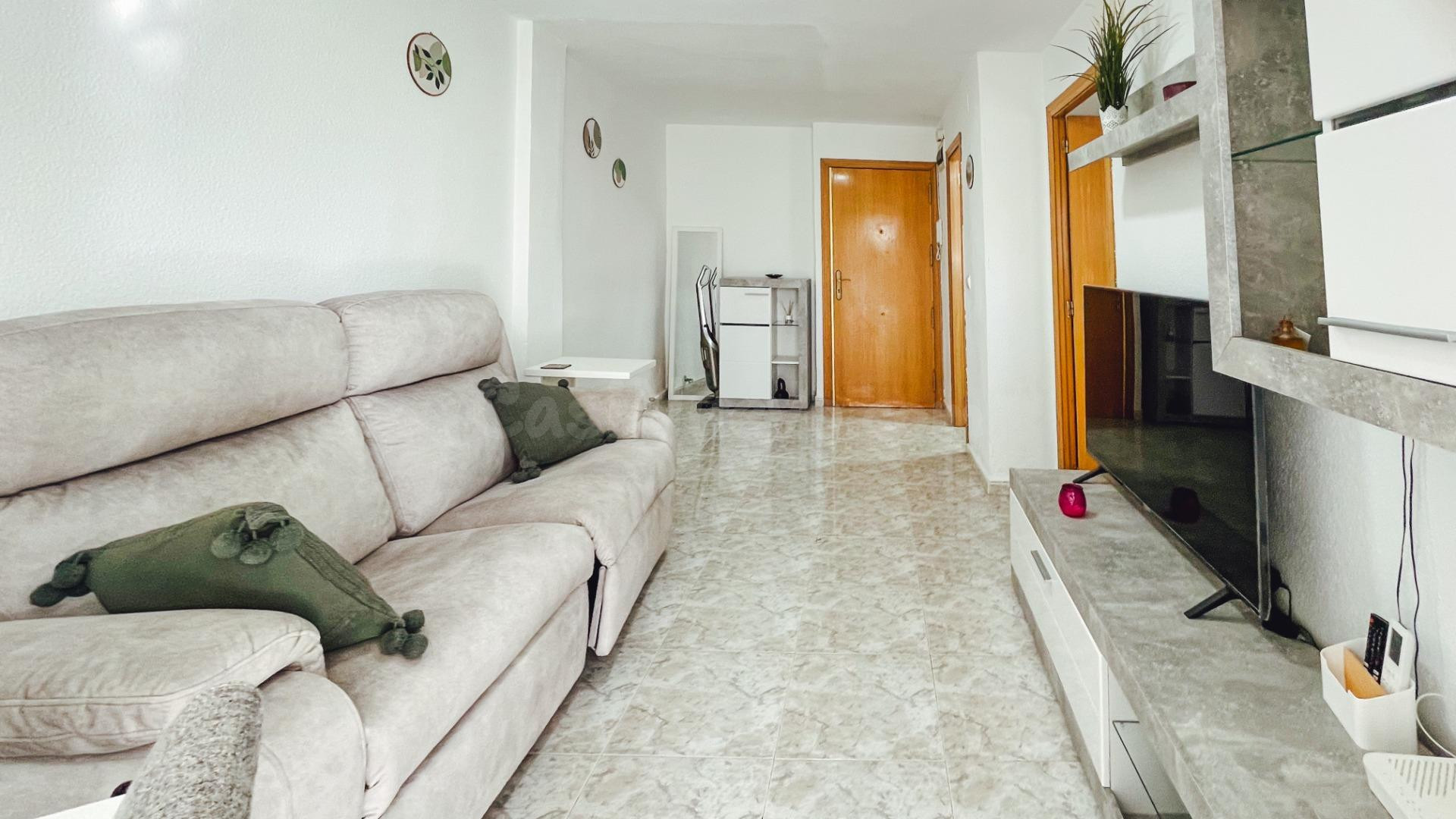 APARTAMENTO EN VENTA DE 1 DORMITORIO CON PARKING Y PISCINA Y A ESCASOS METROS DE LA PLAYA - foto 2