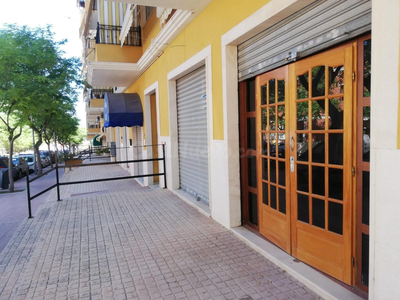 LOCAL COMERCIAL CON LUZ  Y AGUA