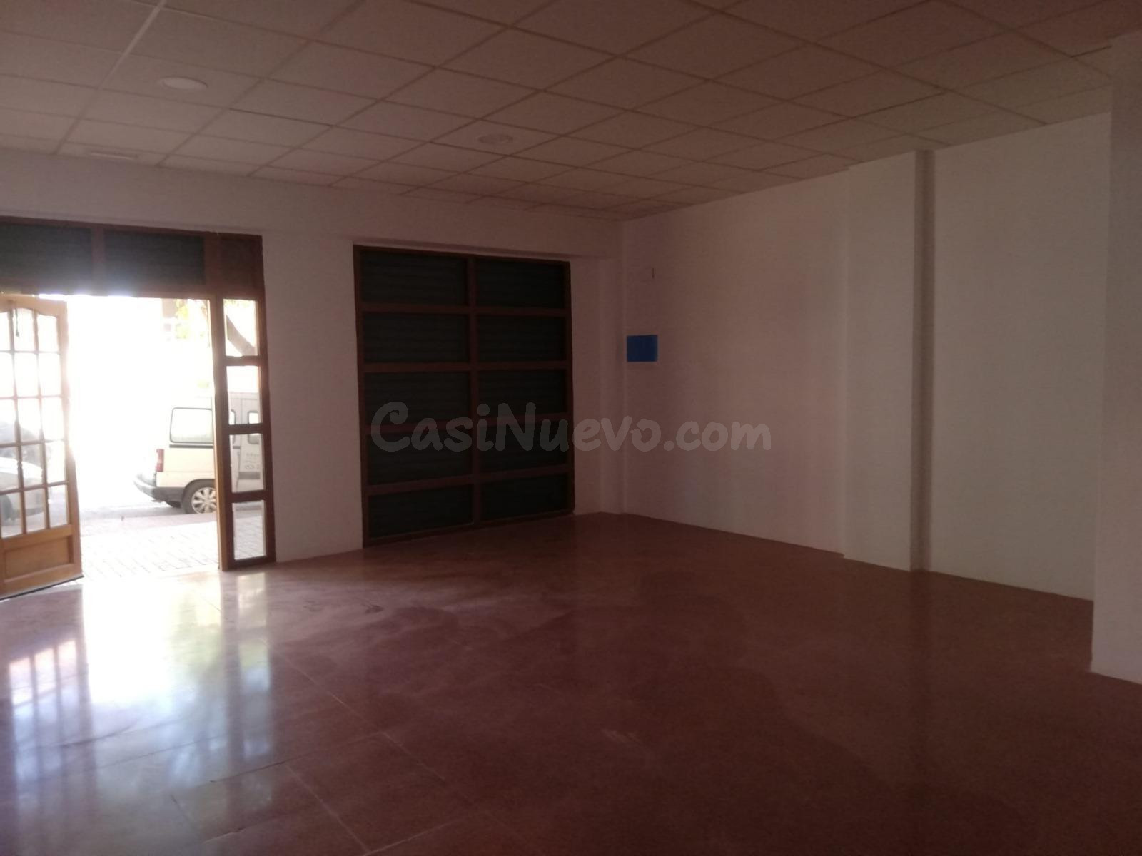 LOCAL COMERCIAL CON LUZ Y AGUA - foto 2