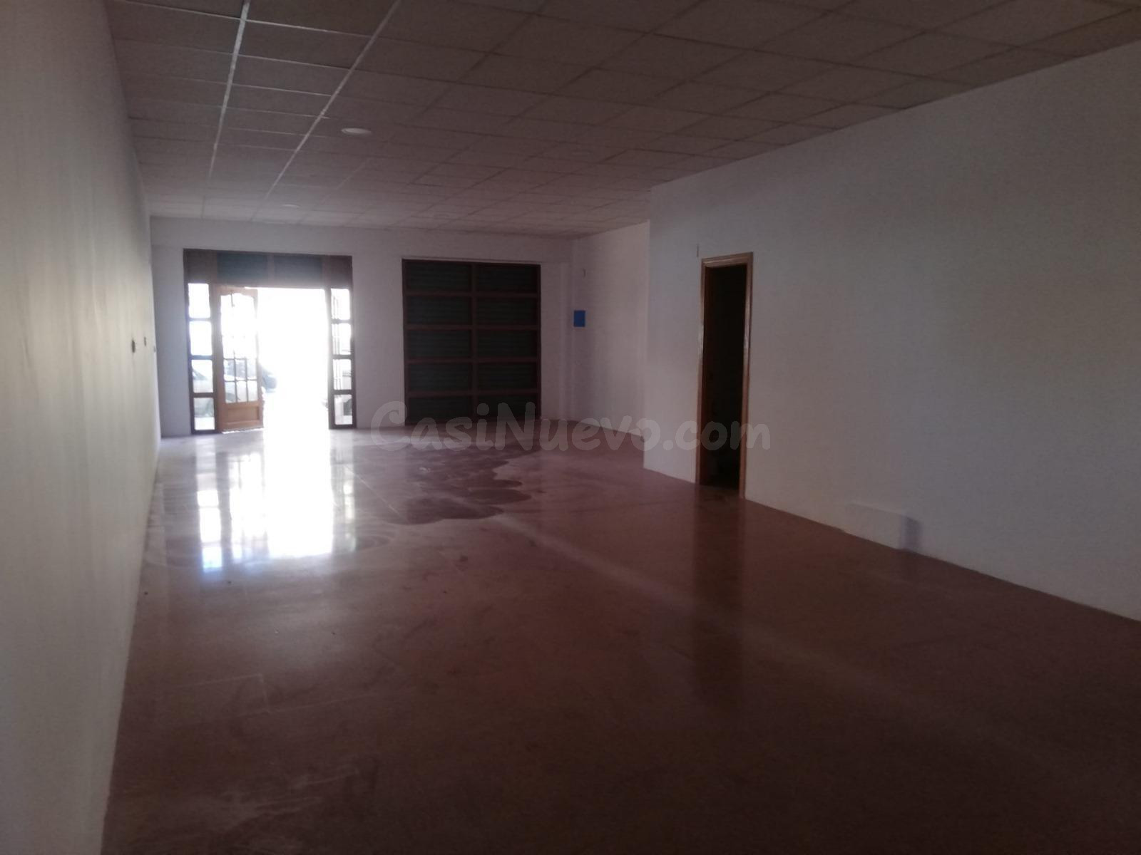 LOCAL COMERCIAL CON LUZ Y AGUA - foto 4