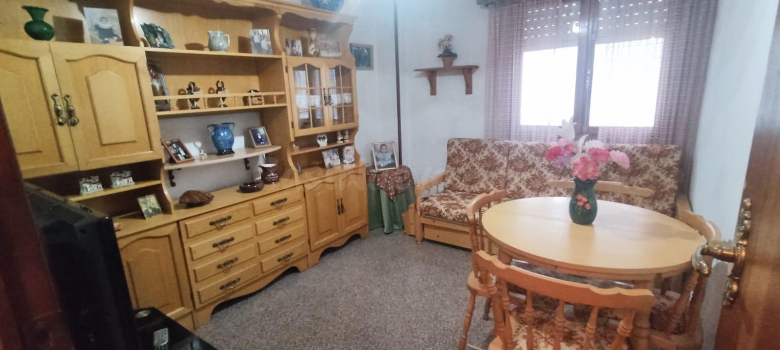 PISO MUY AMPLIO DE 4 habitaciones – IDEAL PARA FAMILIAS Ó IN - foto 3