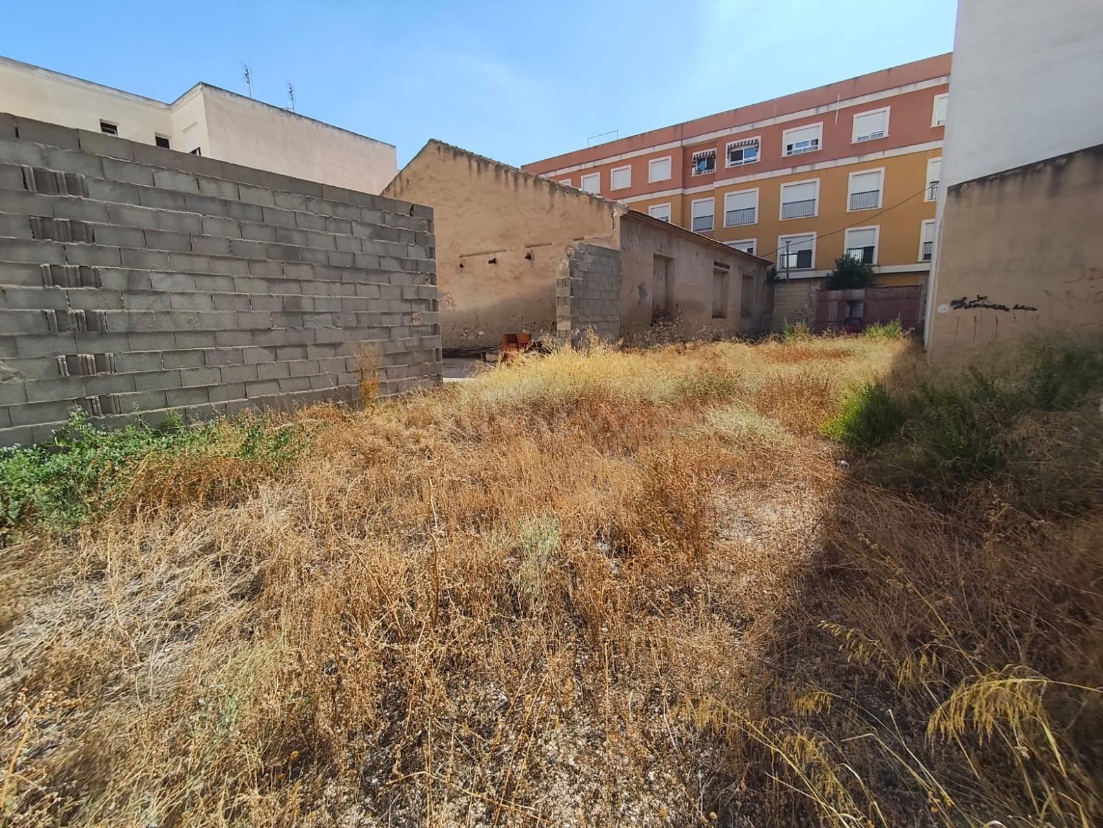 SE VENDE TERRENO PARA EDIFICAR DE 450m2 EN ZONA CENTRO FRENT - foto 4