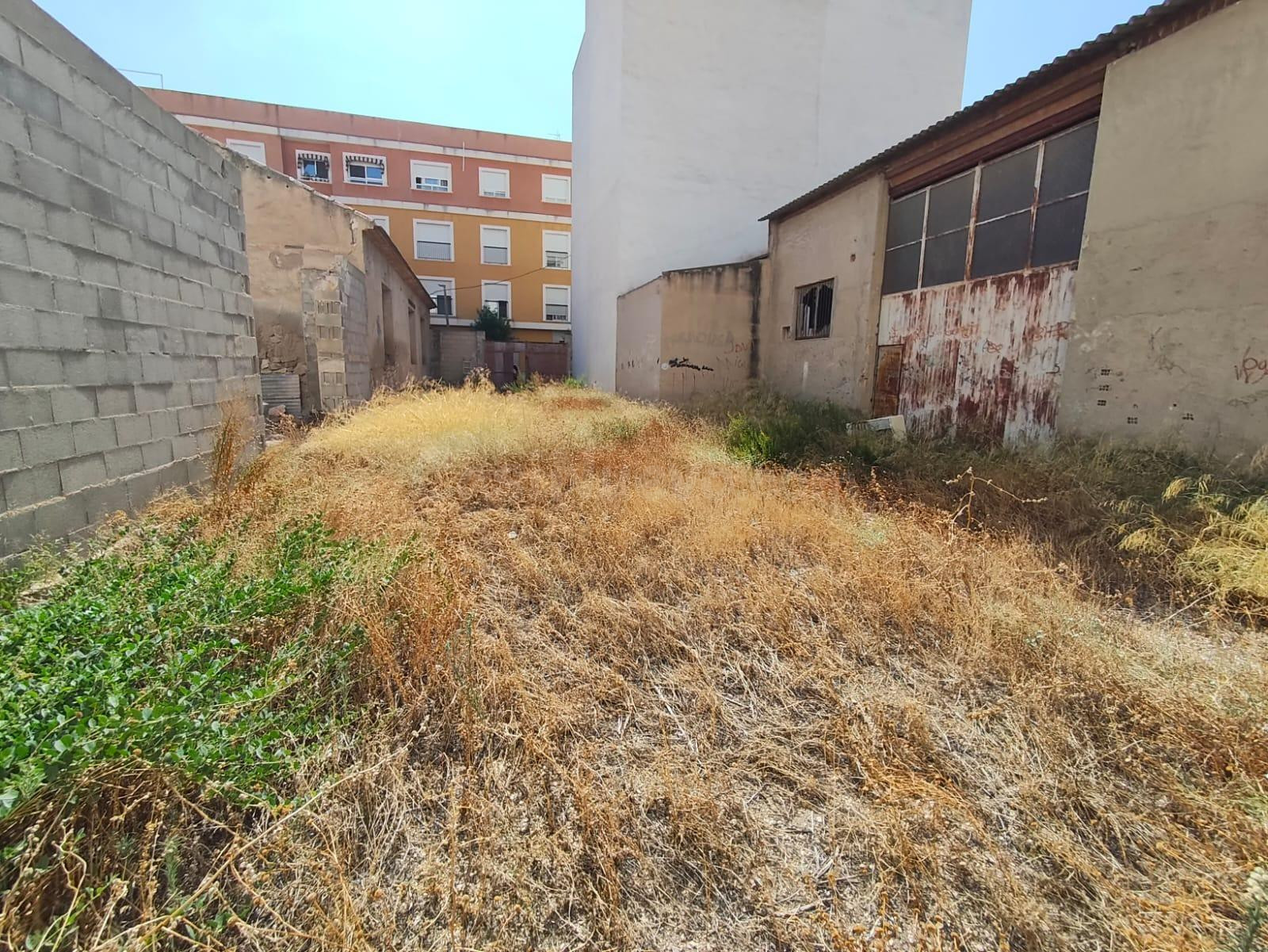 SE VENDE TERRENO PARA EDIFICAR DE 450m2 EN ZONA CENTRO FRENT - foto 5