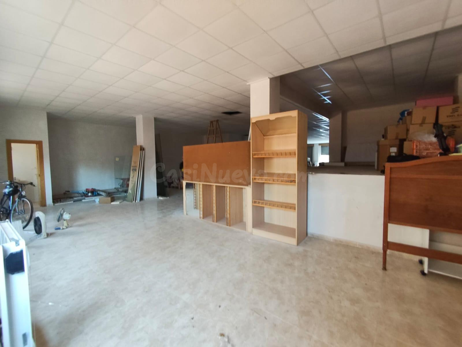 SE VENDE LOCAL COMERCIAL EN ZONA CORTES VALENCIANAS - foto 3