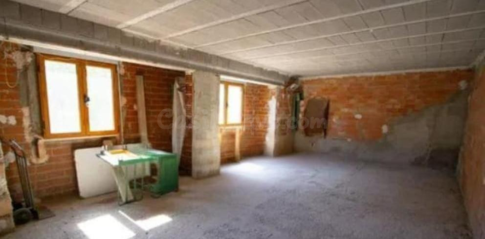 Oportunidad única en un encantador pueblo de montaña! - foto 2