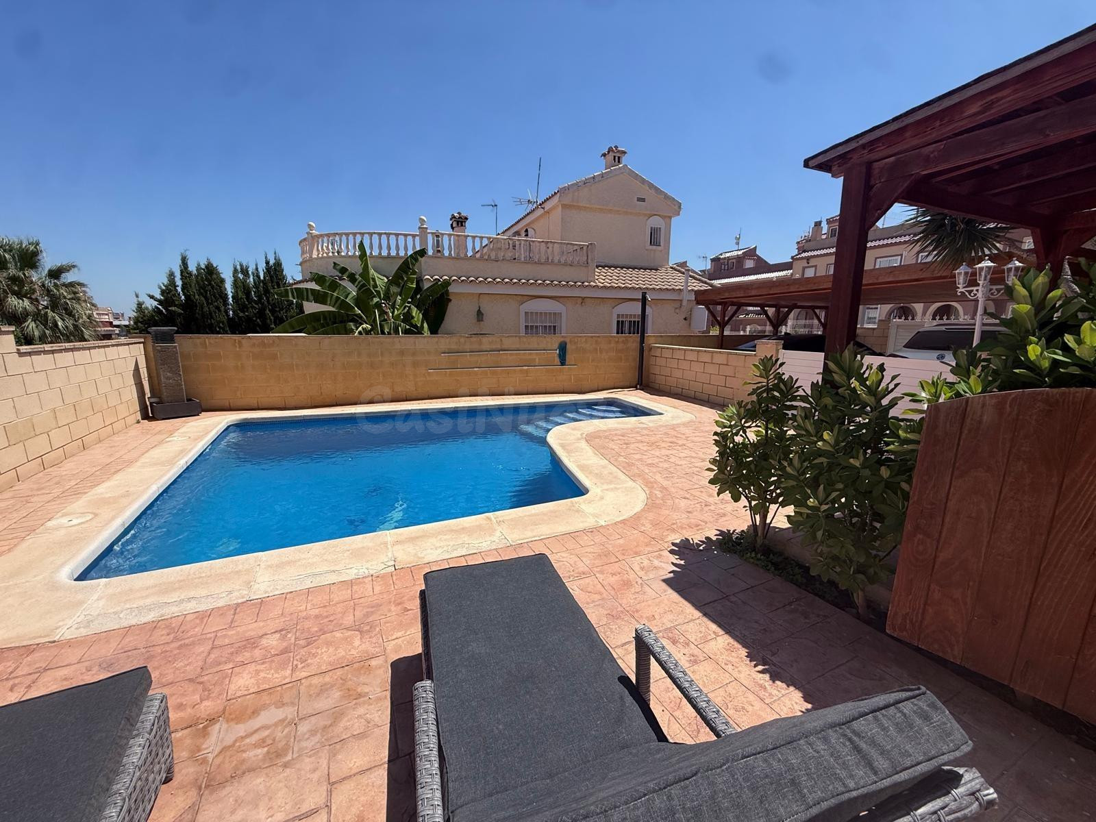 Espectacular Chalet en Monforte del Cid con Vistas al Mar - foto 3