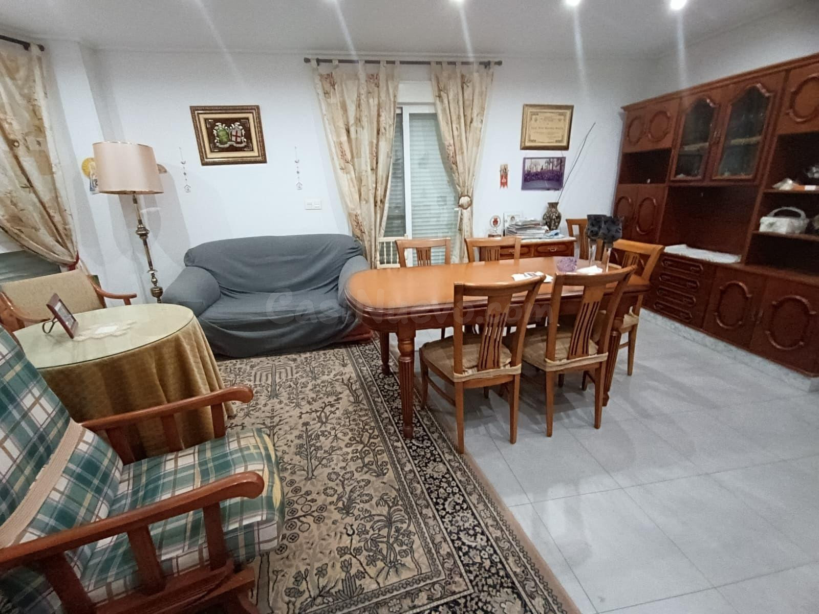 SE VENDE VIVIENDA COMPLETAMENTE ADAPTADA Y AMPLIA EN ASPE