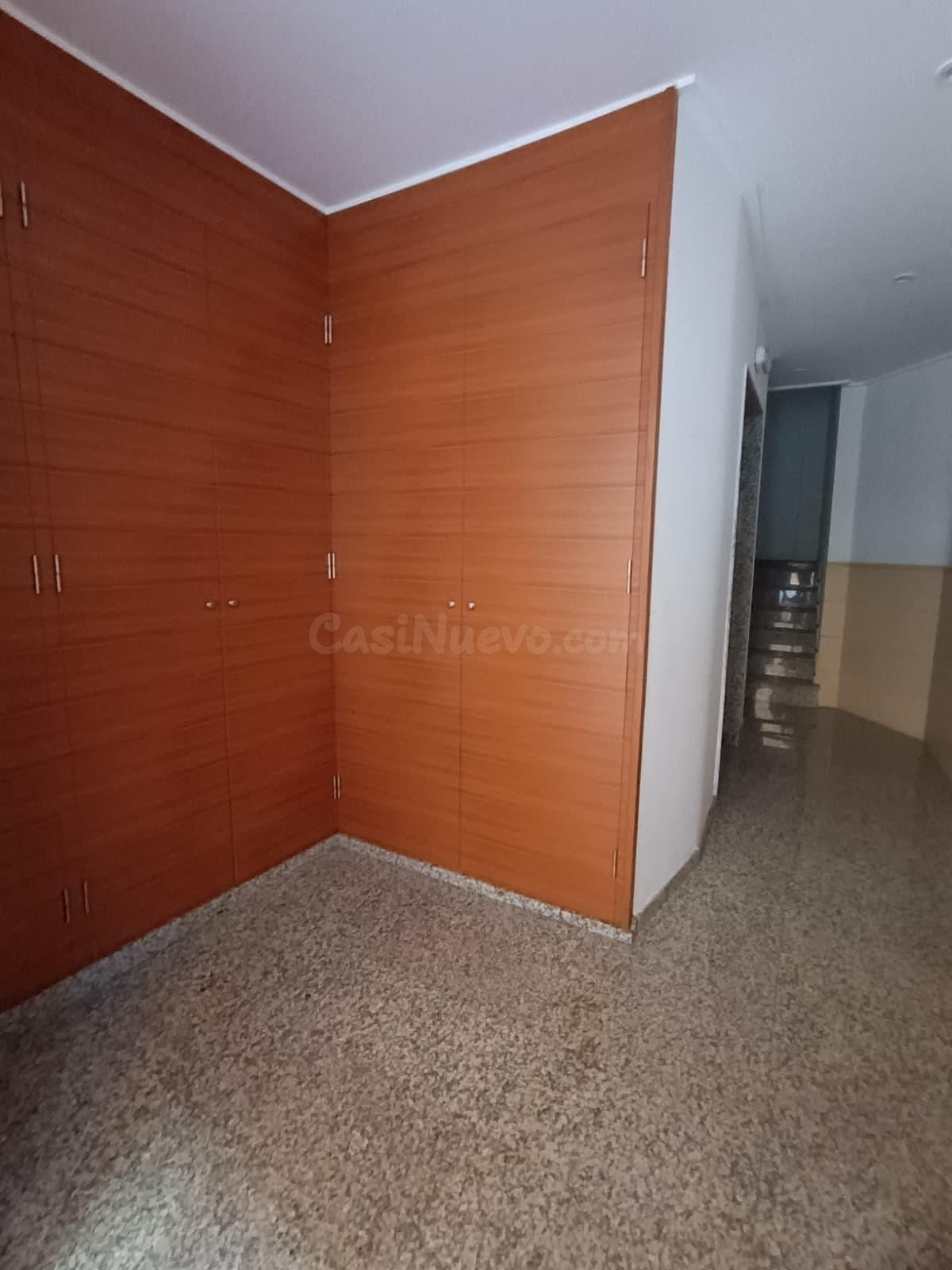 SE VENDE VIVIENDA COMPLETAMENTE ADAPTADA Y AMPLIA EN ASPE - foto 3