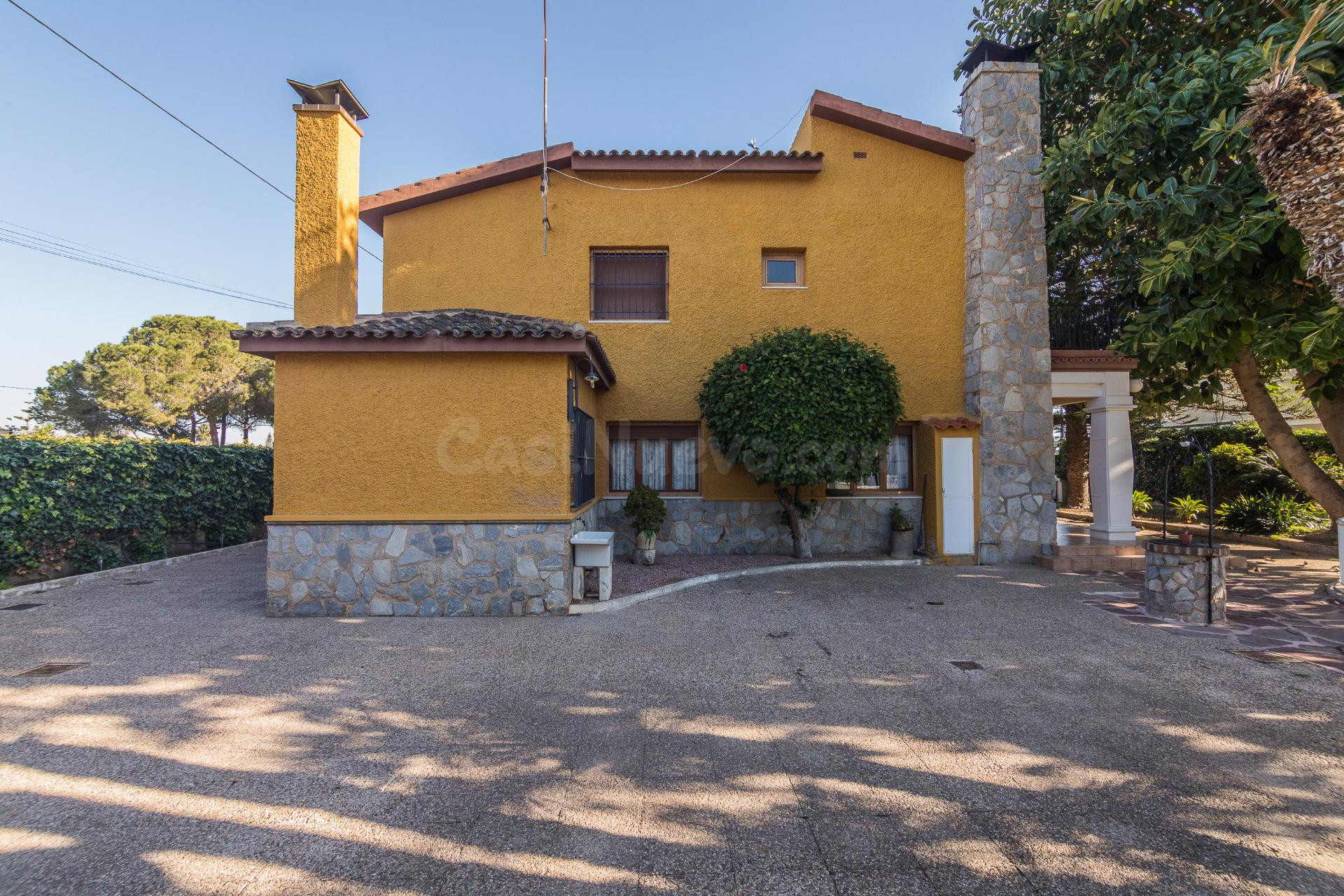 Te ofrecemos este fantástico chalet junto a la carretera de  - foto 5