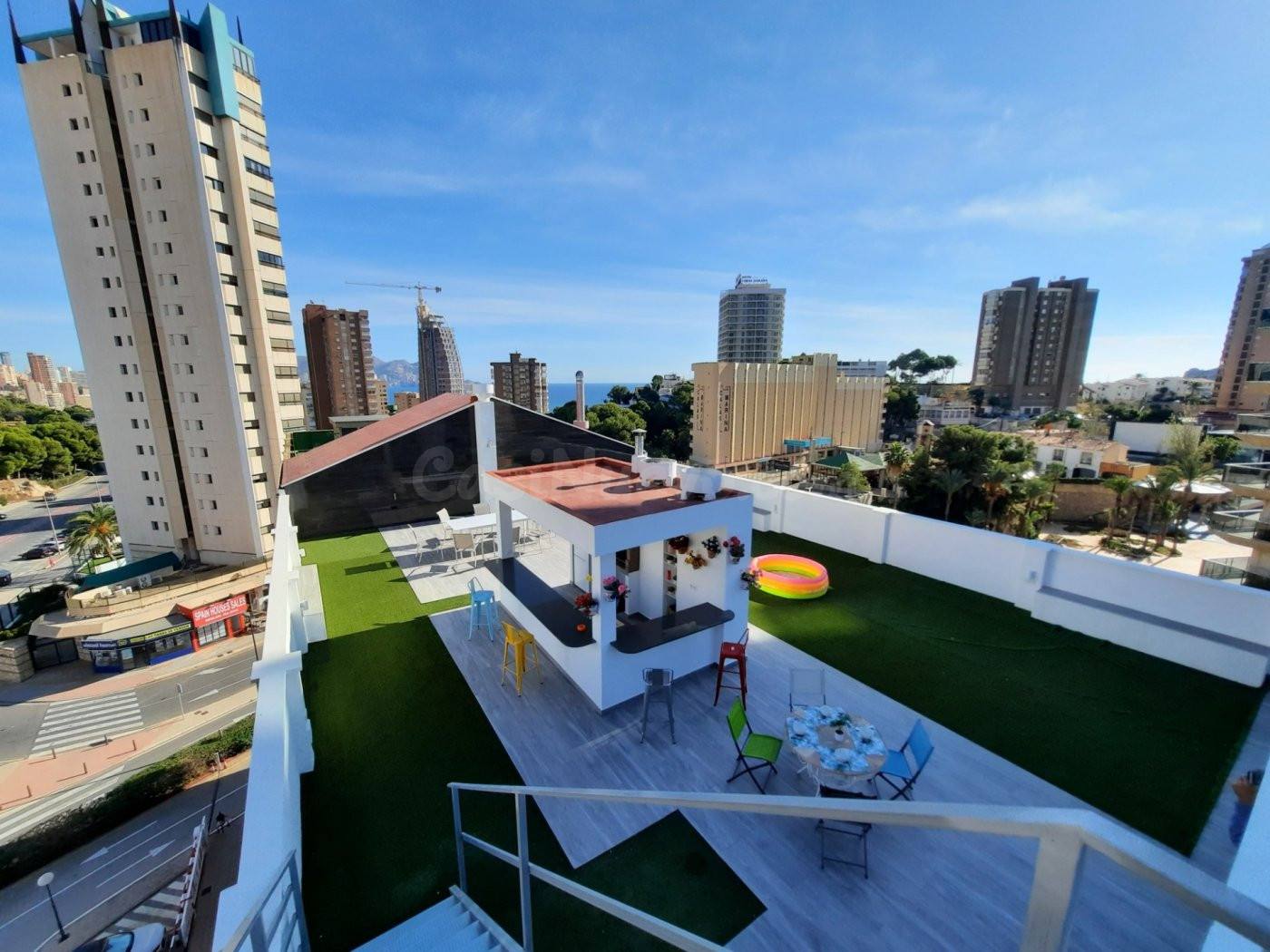 OPORTUNIDAD ALQUILO ATICO 3 DORMITORIOS 3 BAÑOS CON 700M2 DE