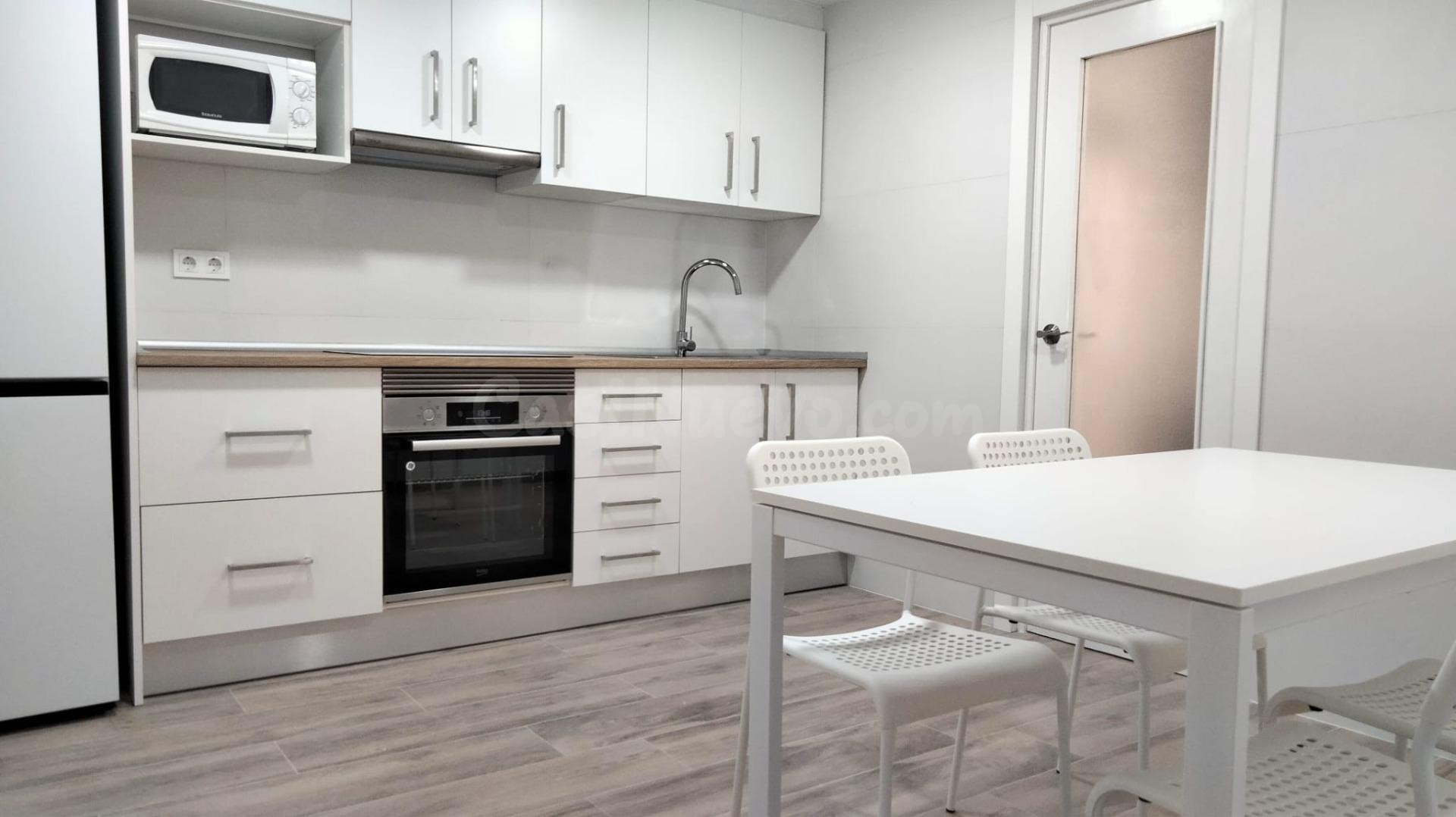 Alquiler del piso con habitaciones exteriores para estudiant