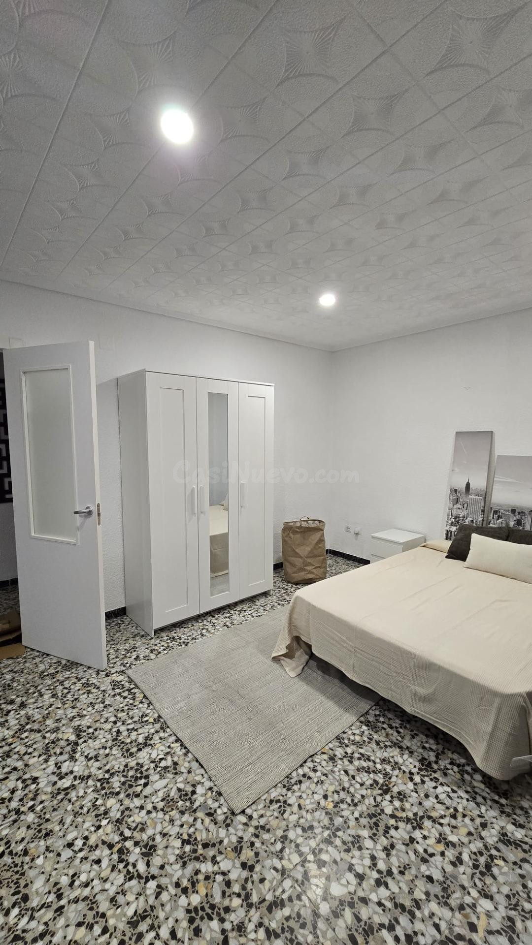 SE ALQUILAN habitaciones INDEPENDIENTES A ESTUDIANTES CERCA  - foto 2