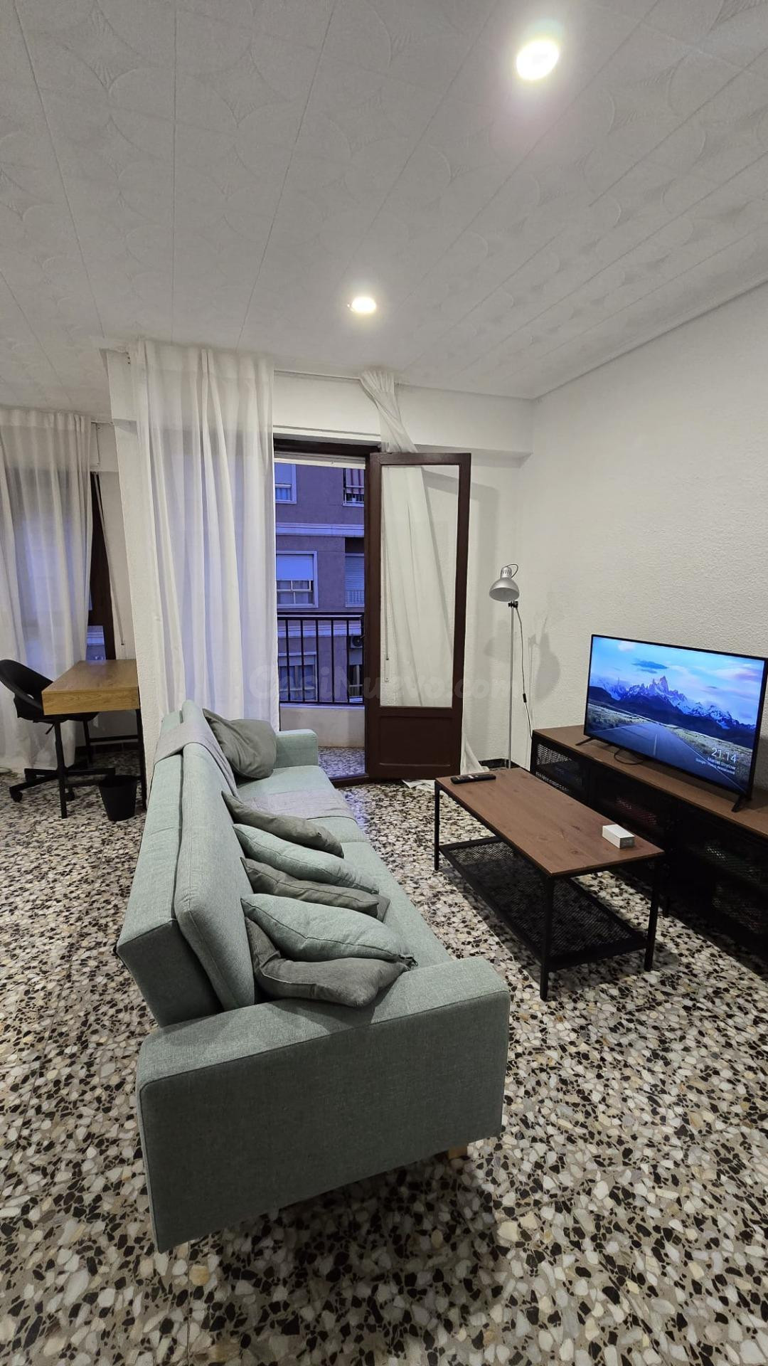 SE ALQUILAN habitaciones INDEPENDIENTES A ESTUDIANTES CERCA  - foto 4