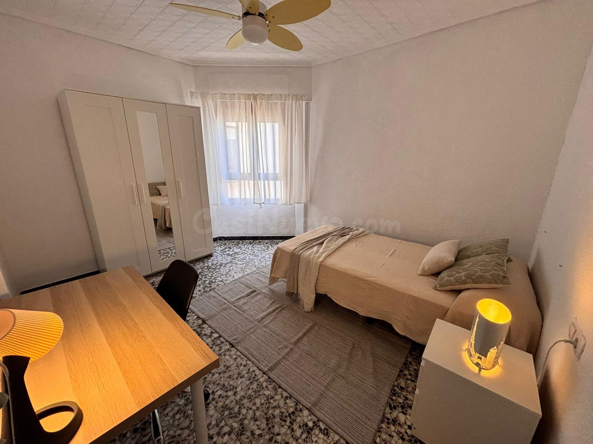 SE ALQUILAN habitaciones INDEPENDIENTES A ESTUDIANTES CERCA  - foto 5