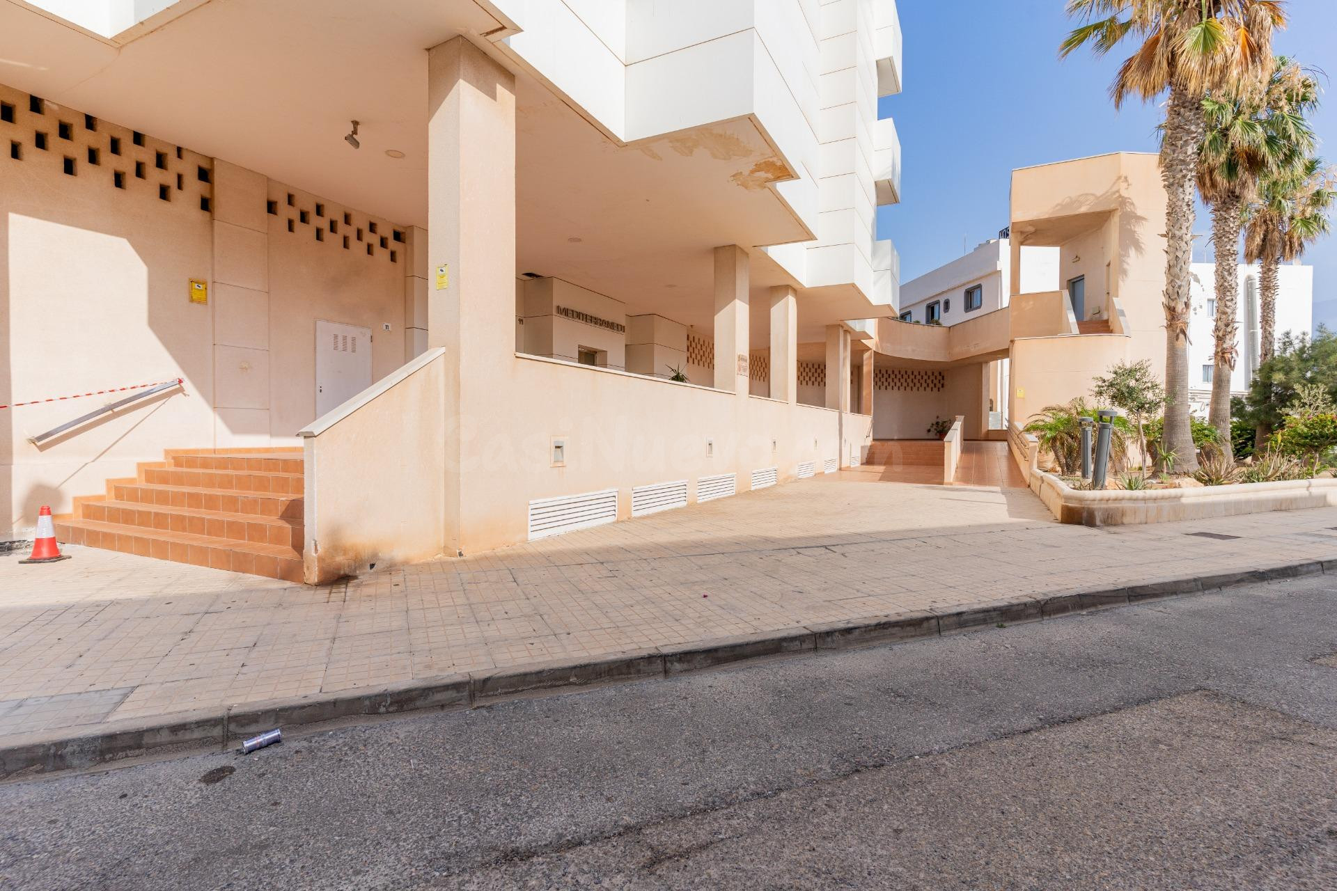 Amplio y Luminoso Piso en El Ejido por €148,500 - foto 2