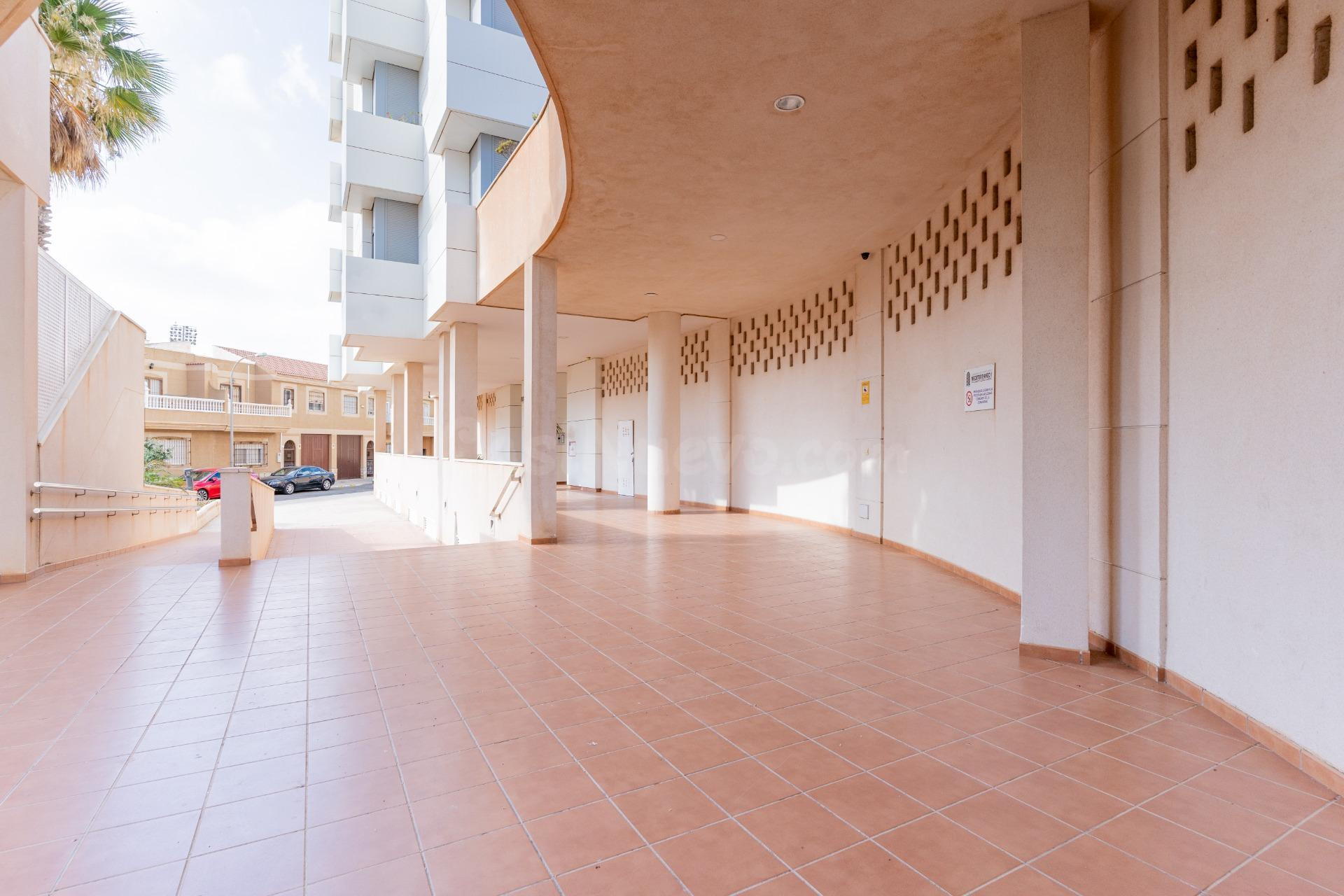 Amplio y Luminoso Piso en El Ejido por €148,500 - foto 5