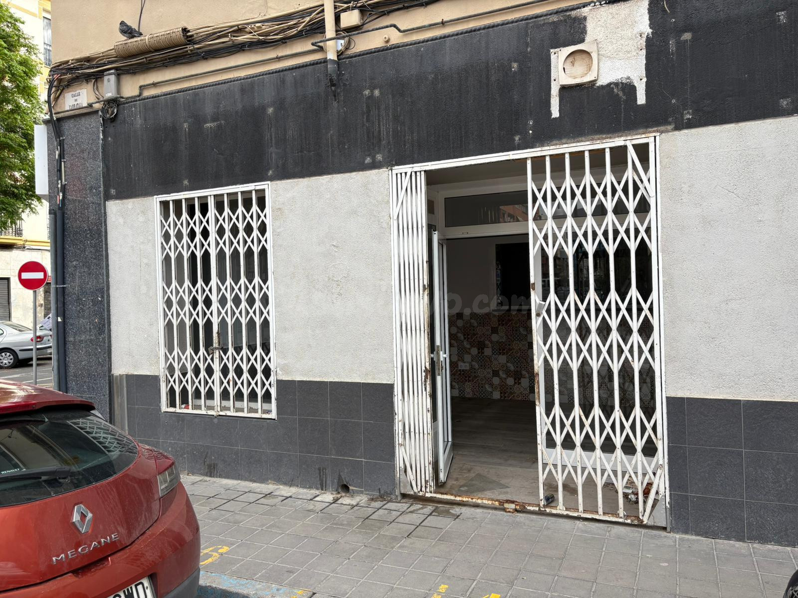 Se alquila local junto Mercado de Abastos de Benalua!!!!! - foto 2