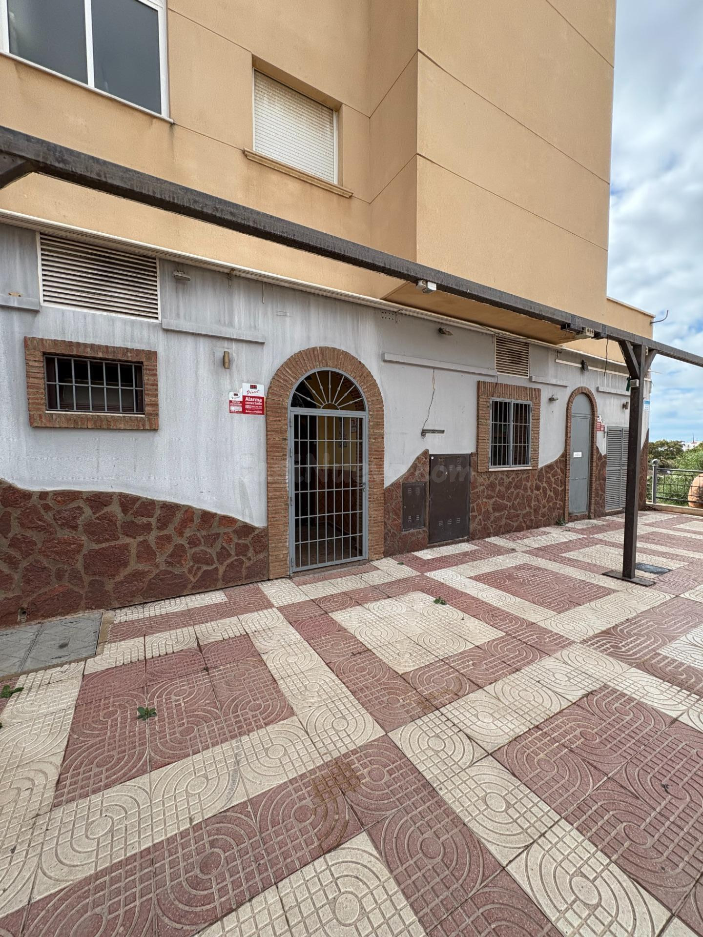 Local comercial en Carretera de los motores.