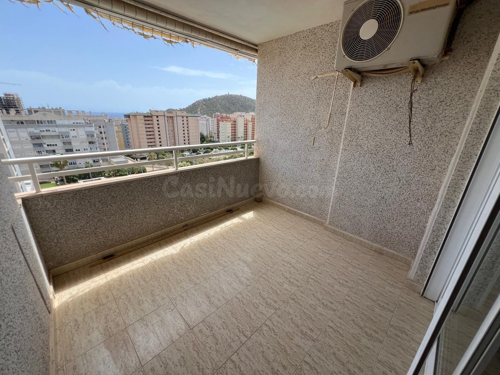 SE VENDE APARTAMENTO DE 2 DORMITORIO EN CALA DE VILLAJOYOSA  - foto 2