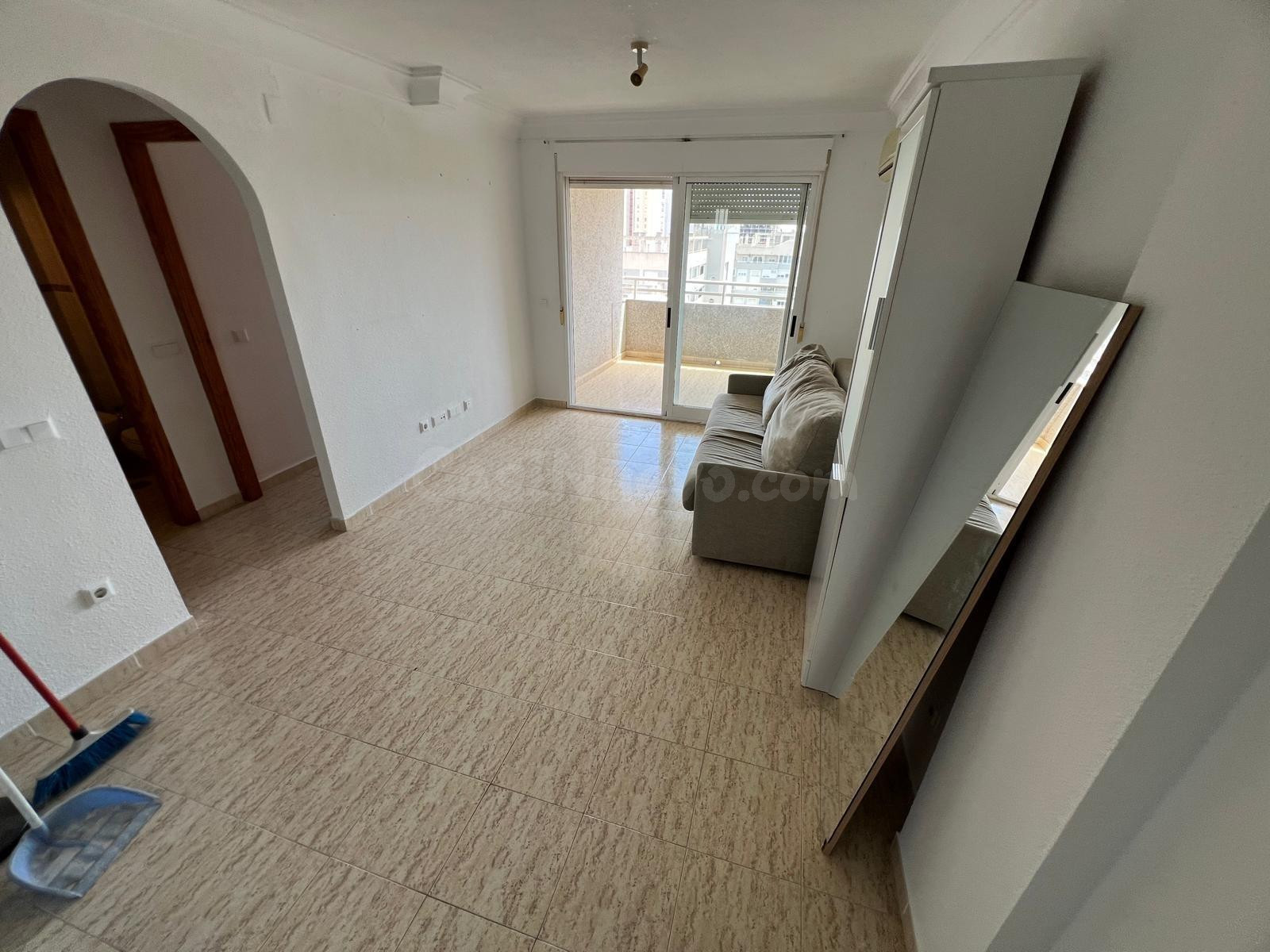 SE VENDE APARTAMENTO DE 2 DORMITORIO EN CALA DE VILLAJOYOSA  - foto 3
