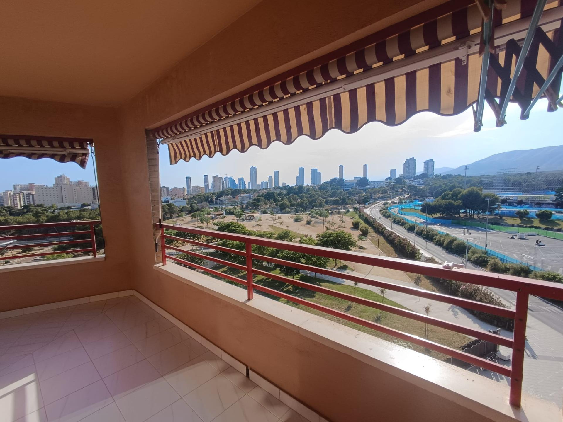 Piso de tres dormitorios - foto 4
