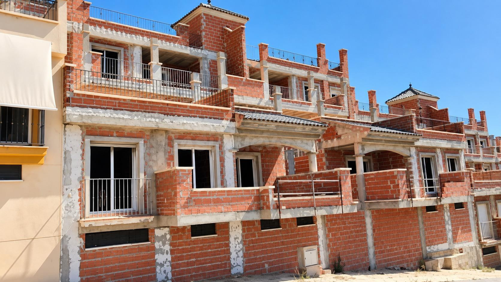 ️Obra paralizada de 20 viviendas con garajes y trasteros-Agu - foto 2