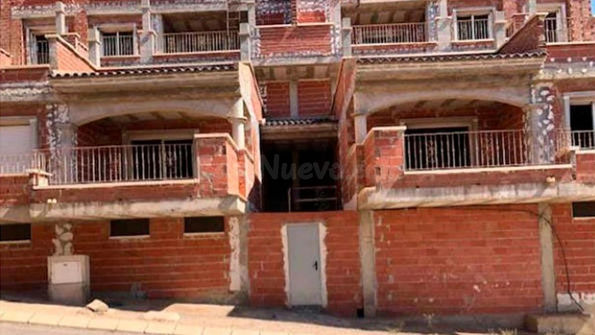 ️Obra paralizada de 20 viviendas con garajes y trasteros-Agu - foto 4