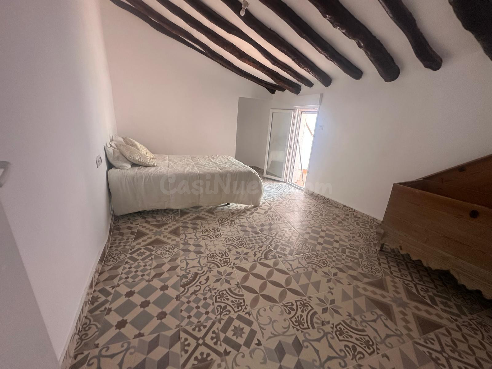 Casa semireformada de 2 plantas en Monóvar – 4 habitaciones, - foto 4
