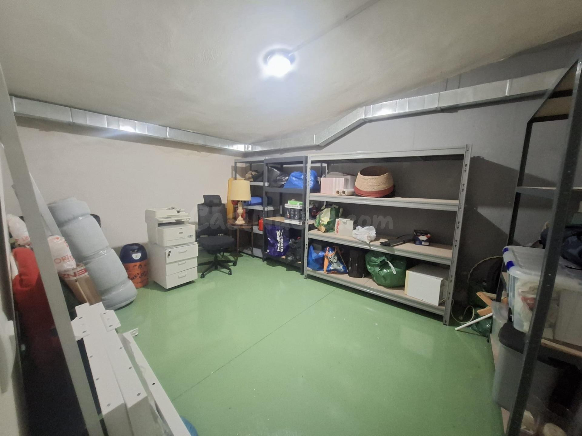 Trastero muy amplio en uno de los mejores edificios de La Ca