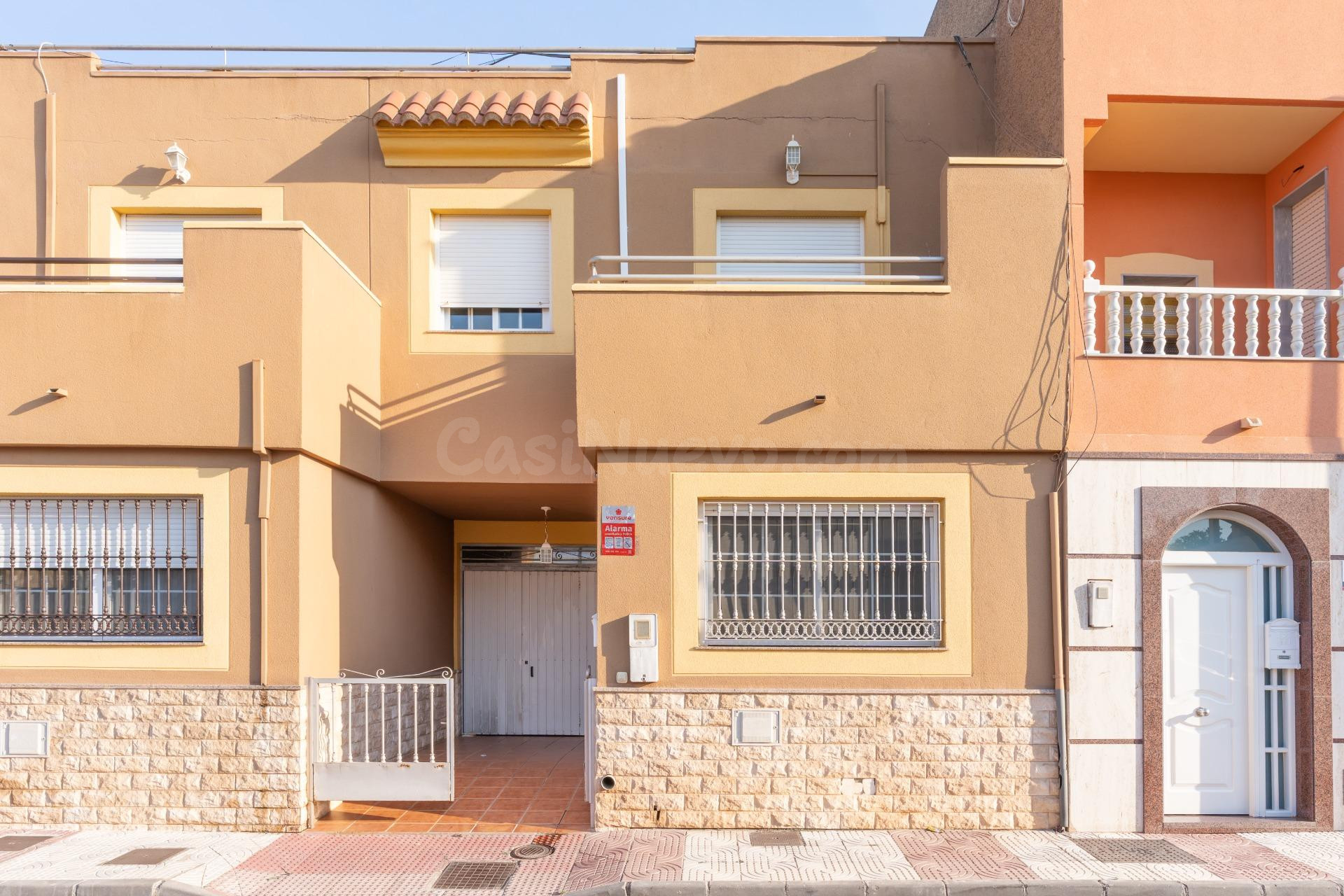 Dúplex en Venta en Roquetas de Mar - Oportunidad Única por €178,000